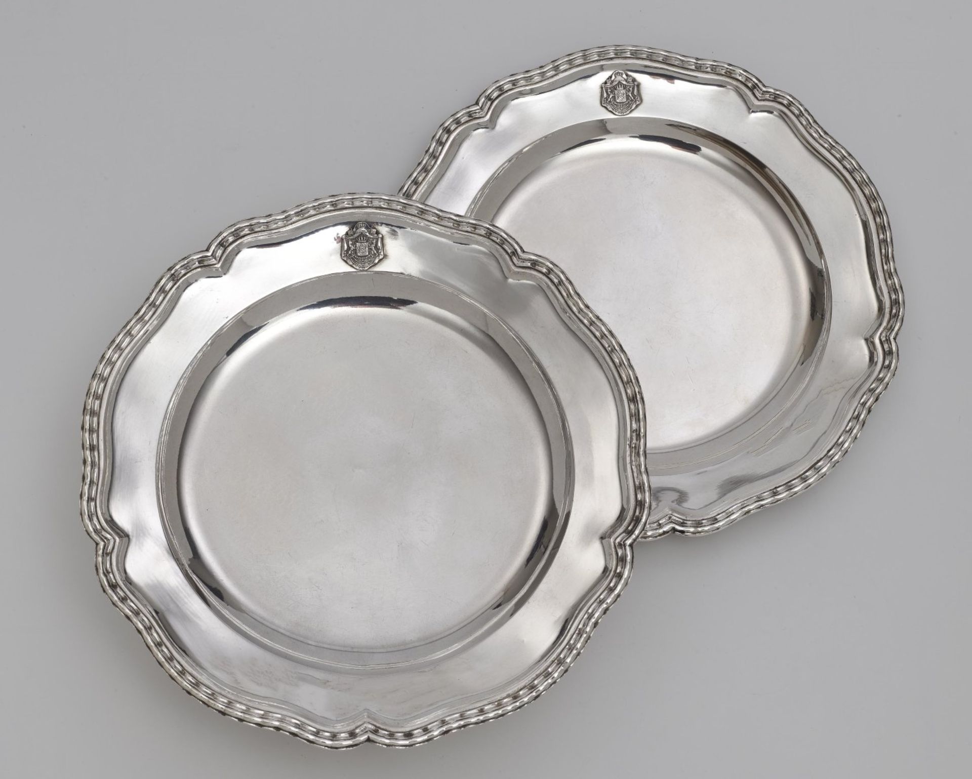 Two plates from the so-called "Bamberg Service" ATTENTION Lot 3-6 will be sold after lot 67
