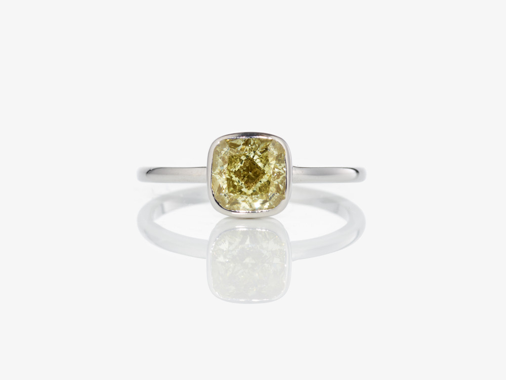 Klassicher Solitärring besetzt mit einem Diamanten im Fancy Light Yellow - Image 2 of 2