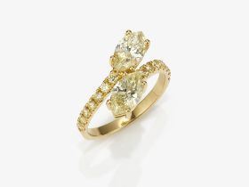 Vis a Vis Ring verziert mit zart gelben Diamanten im Marquise - und Brillantschliff
