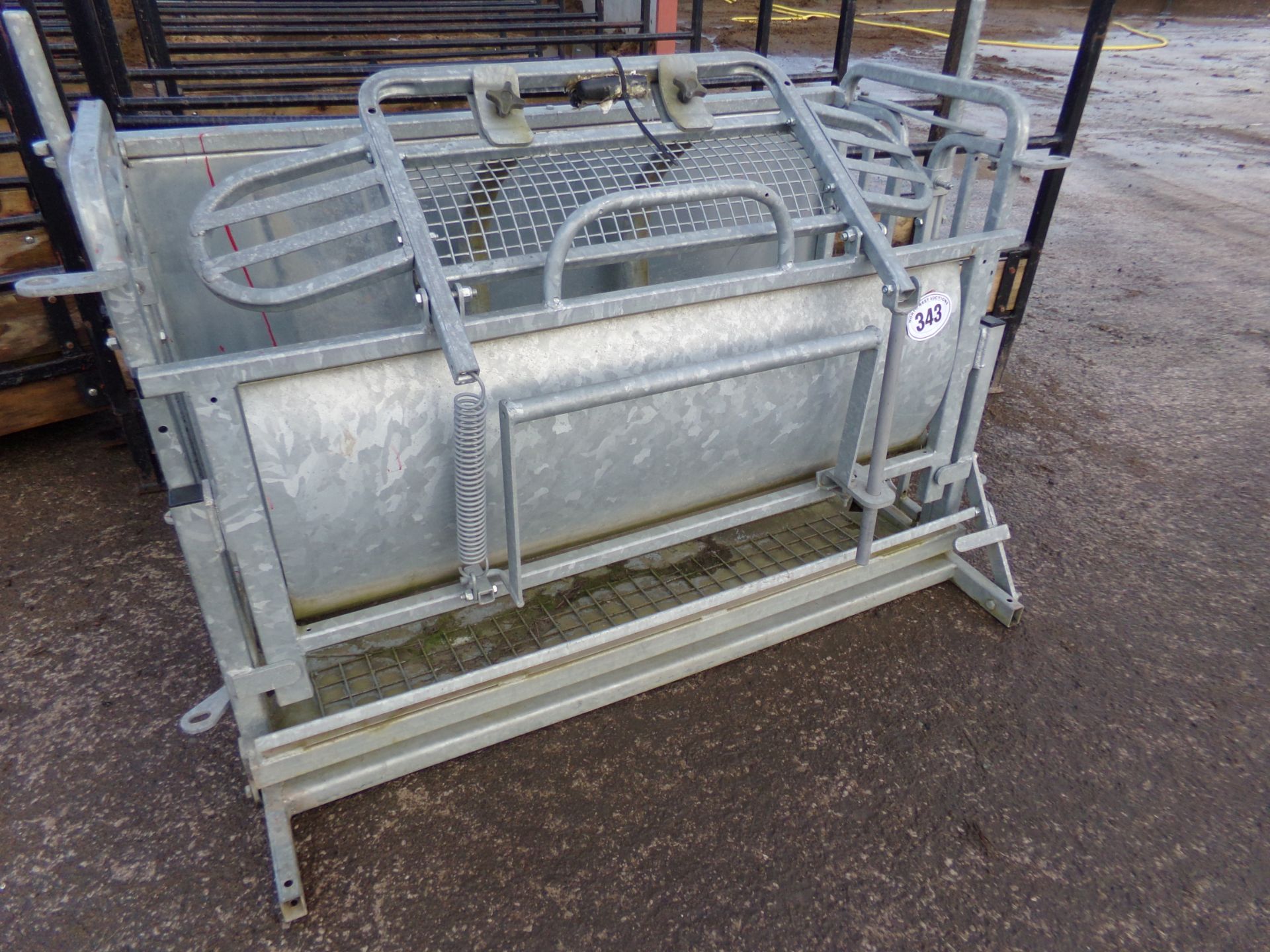 IRON WORKS SHEEP TURNOVER CRATE