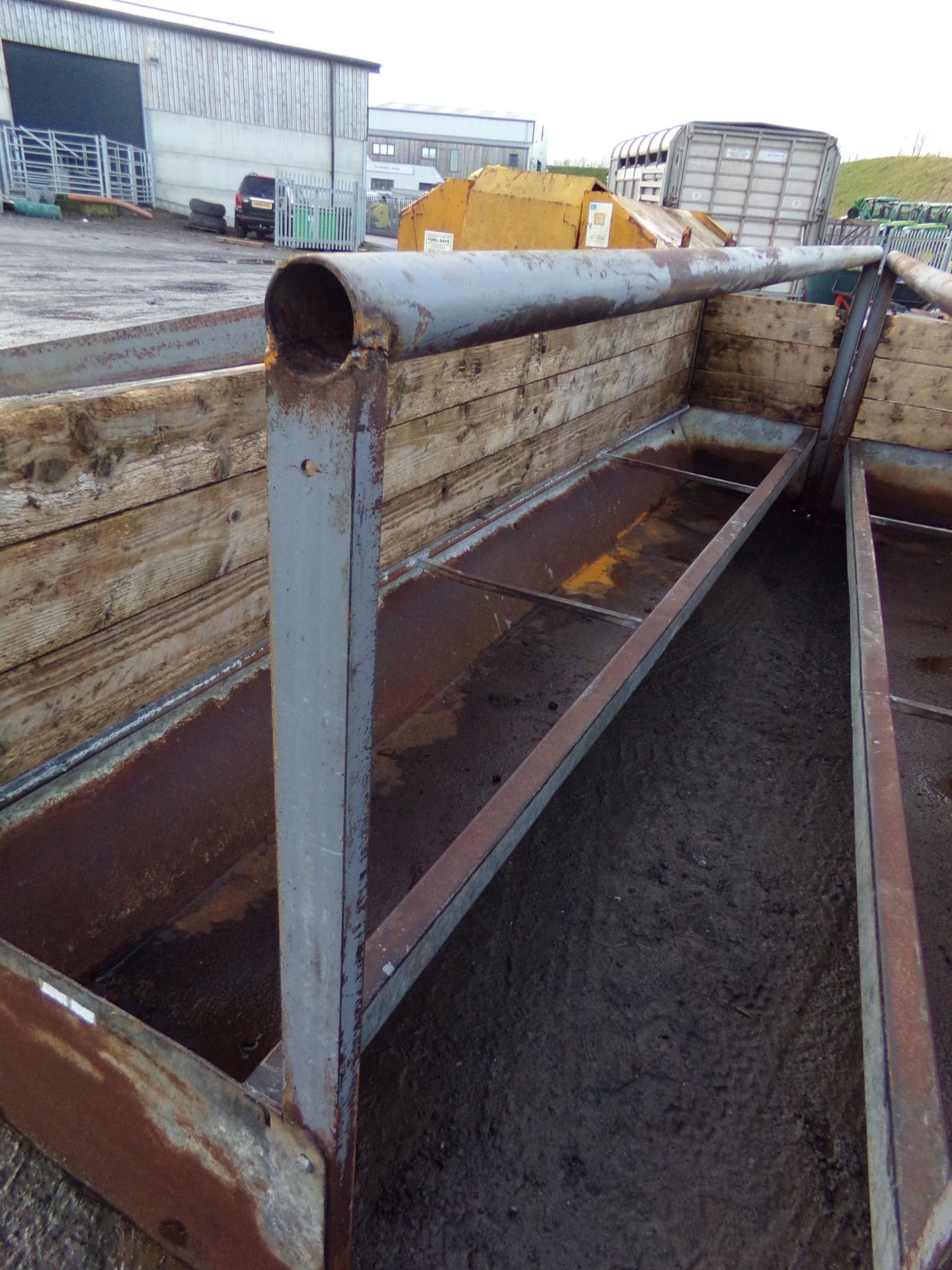 LARGE FEED TROUGH