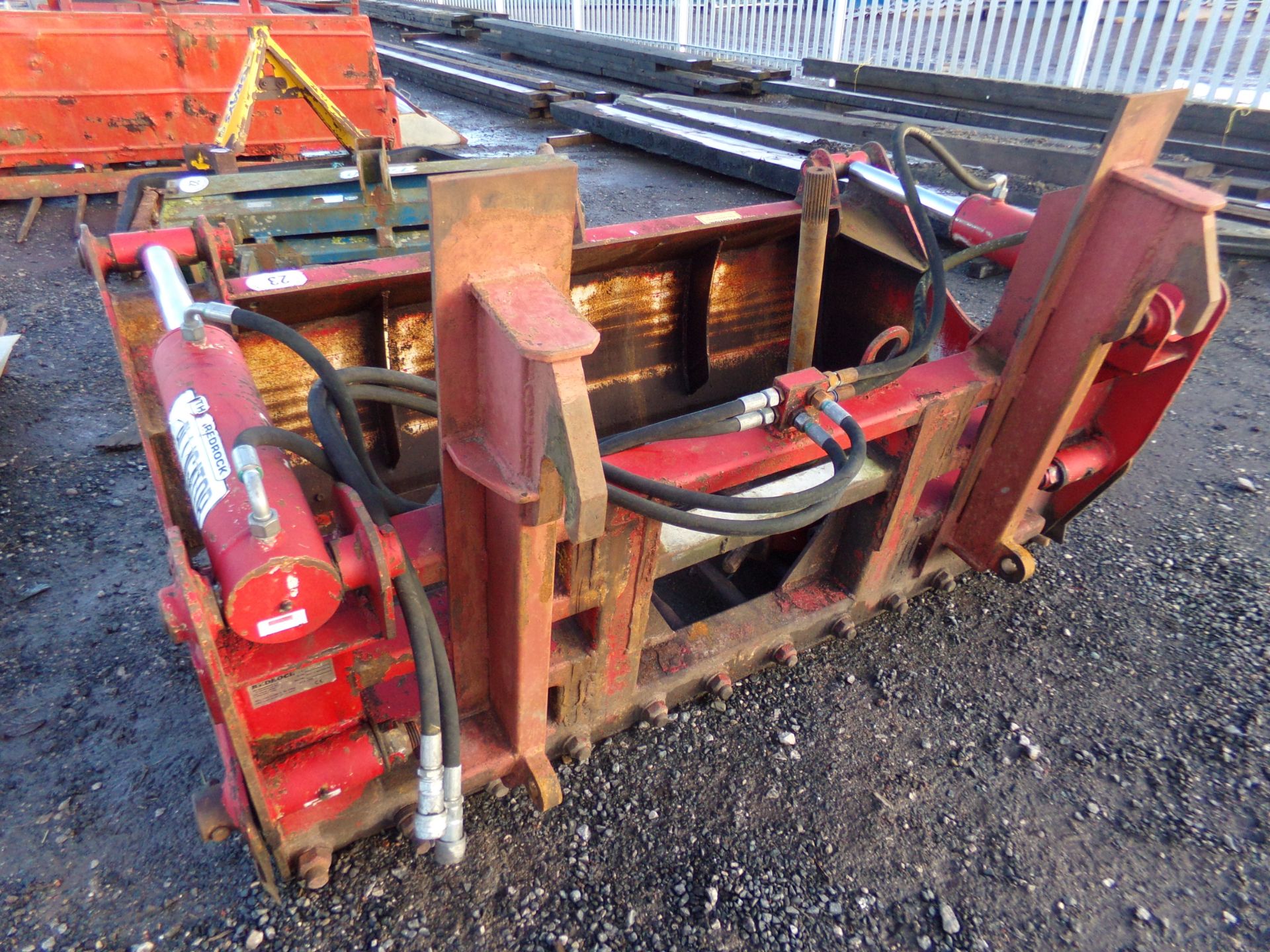 RED ROCK SILAGE GRAB