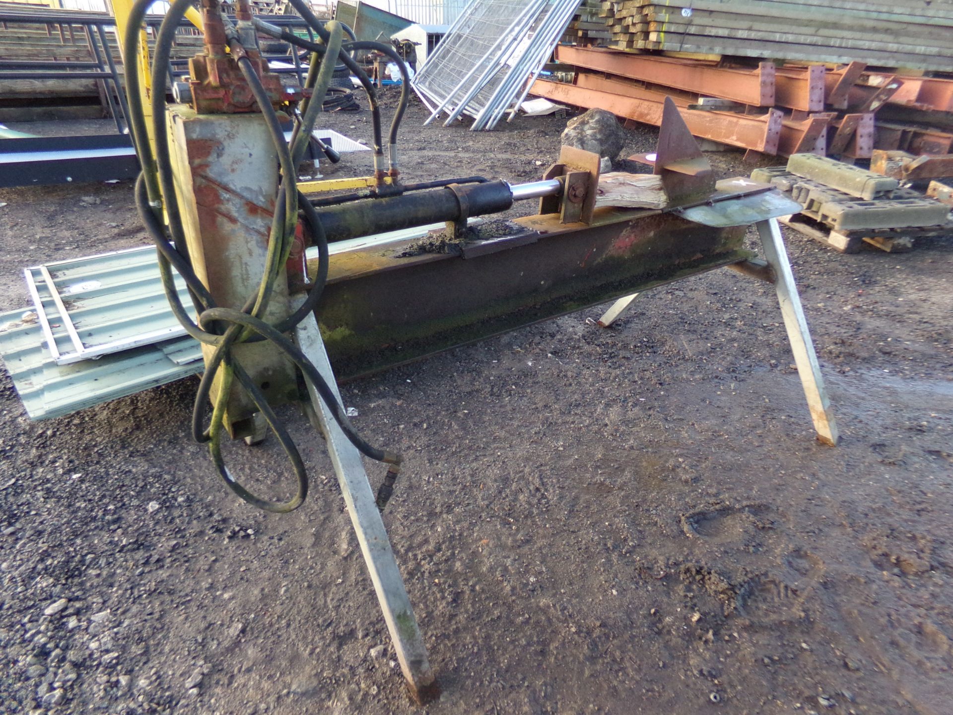 HYDRAULIC LOG SPLITTER (NO VAT)