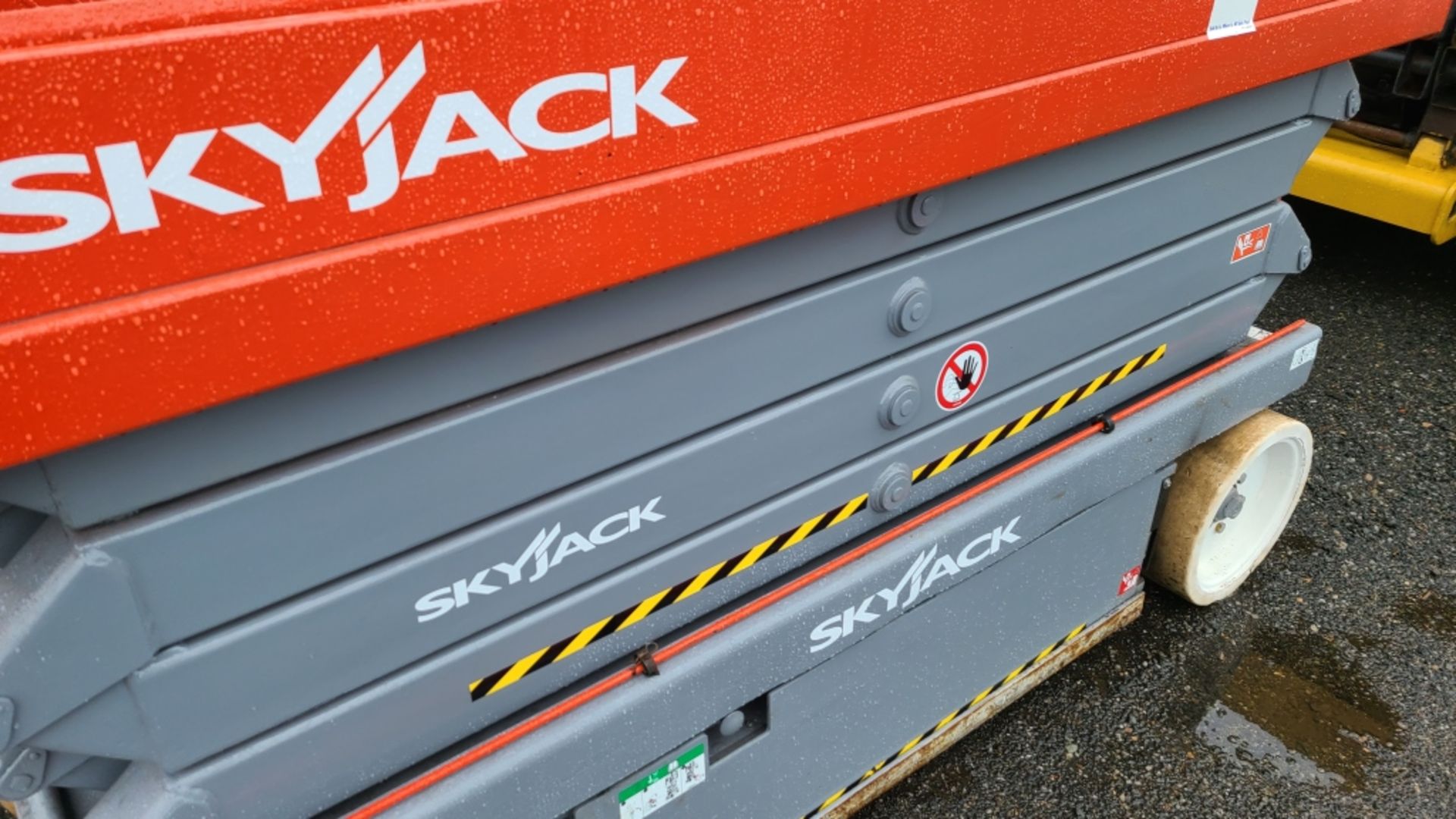 Skyjack Sjiii 3226 Scissor Lift - Image 4 of 4