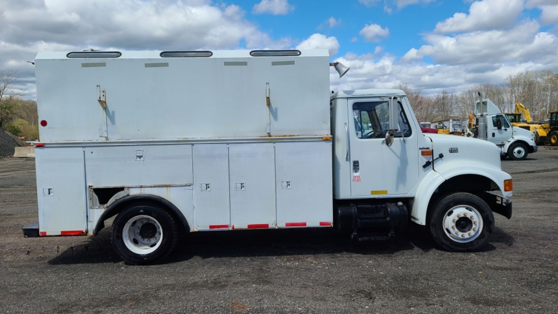 2000 International 4700 Lopro Utility Body - Image 6 of 12