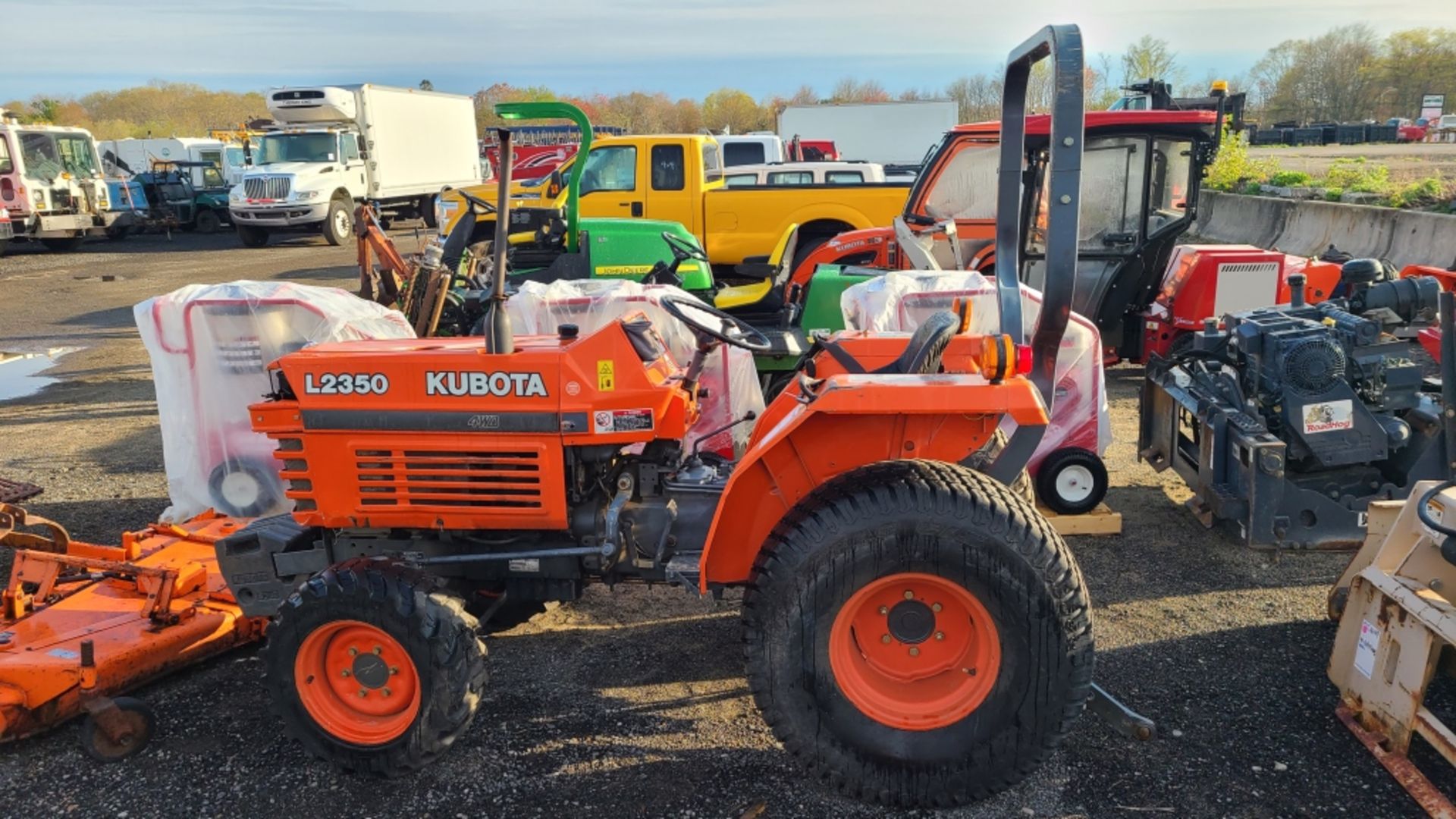 Kubota L2350 Tractor - Image 3 of 7