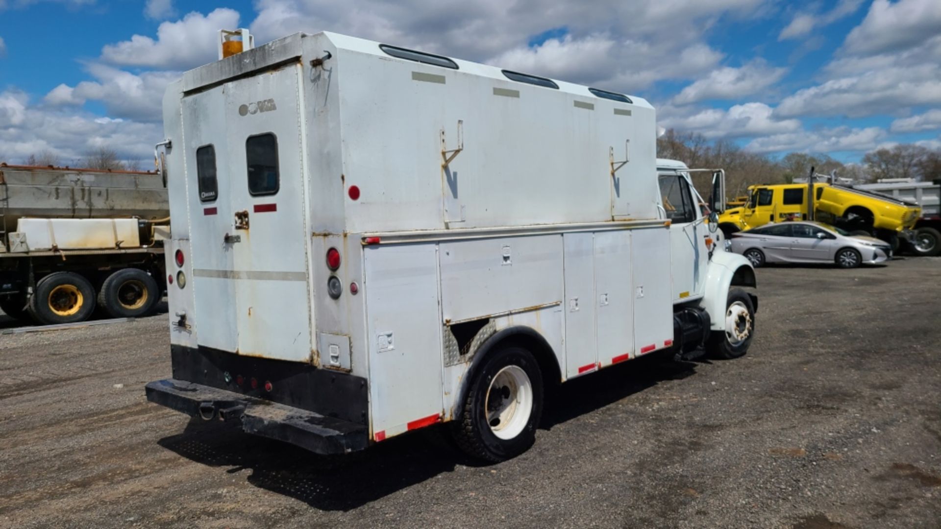 2000 International 4700 Lopro Utility Body - Image 5 of 12