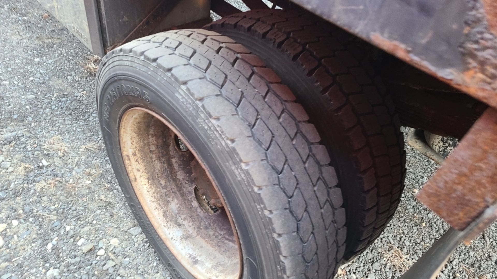 2009 Ford F550 6 Wheel Dump Truck - Image 12 of 18