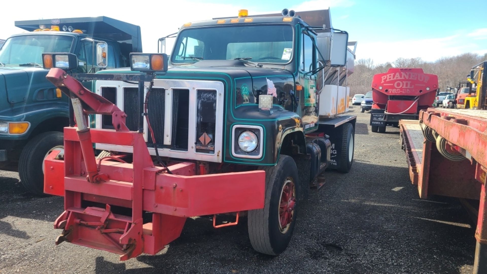 1989 International 6 Wheel Sander