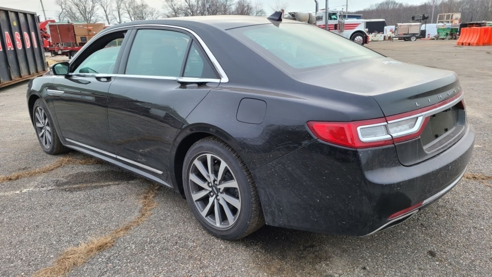 2019 Lincoln Continental - Image 2 of 8