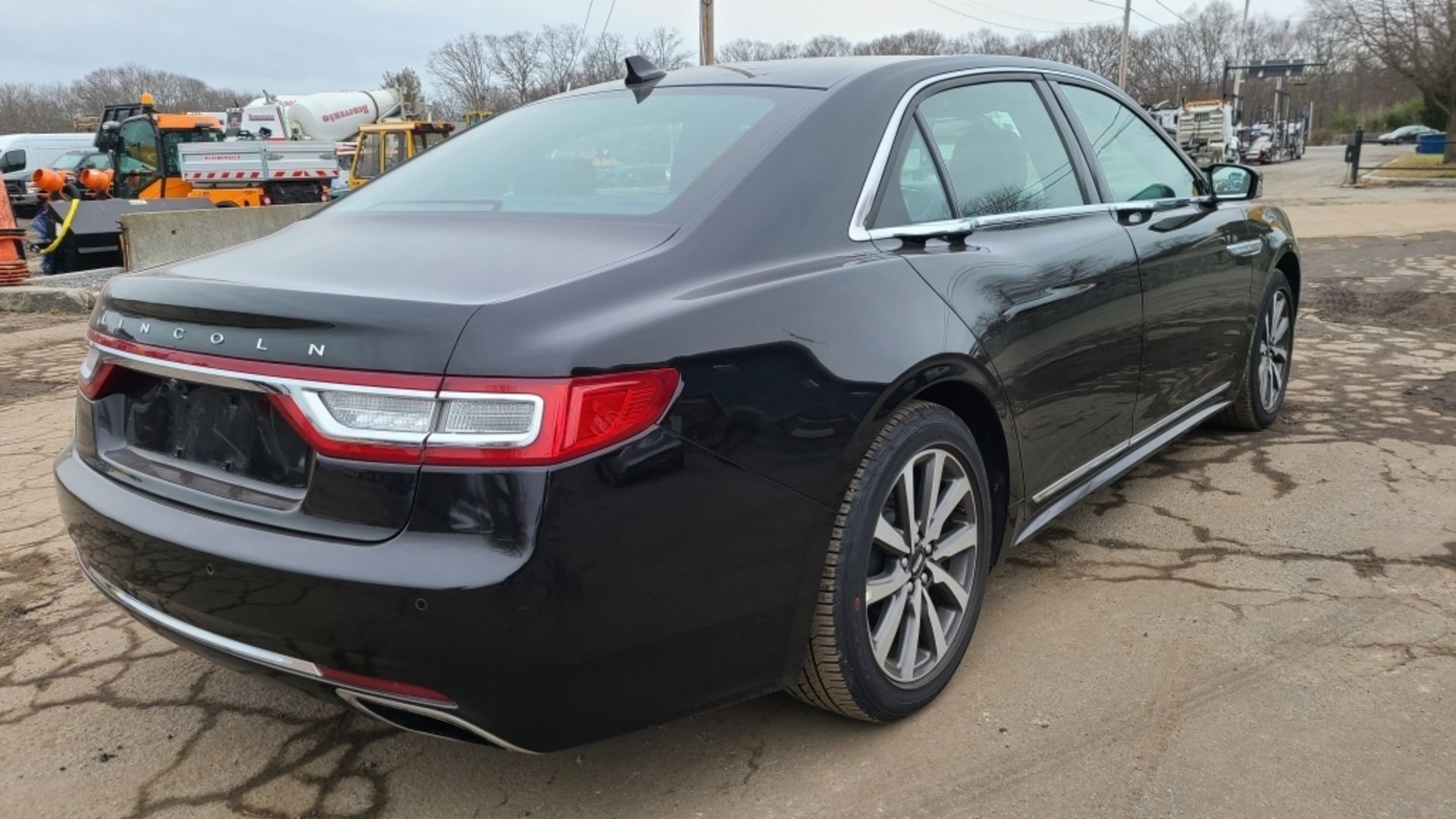 2019 Lincoln Continental - Image 2 of 8