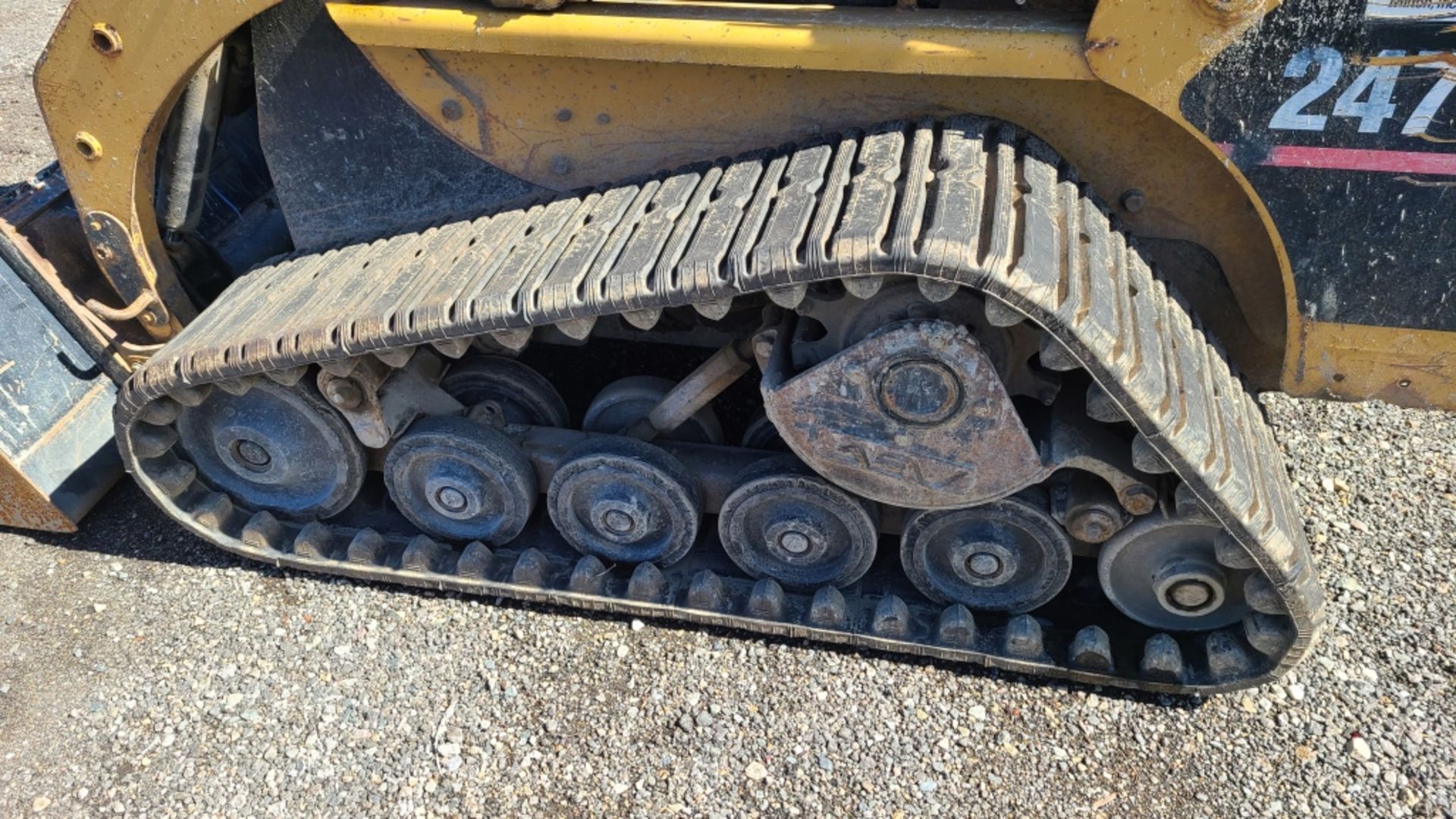 2004 Cat 247b Skidsteer - Image 7 of 7