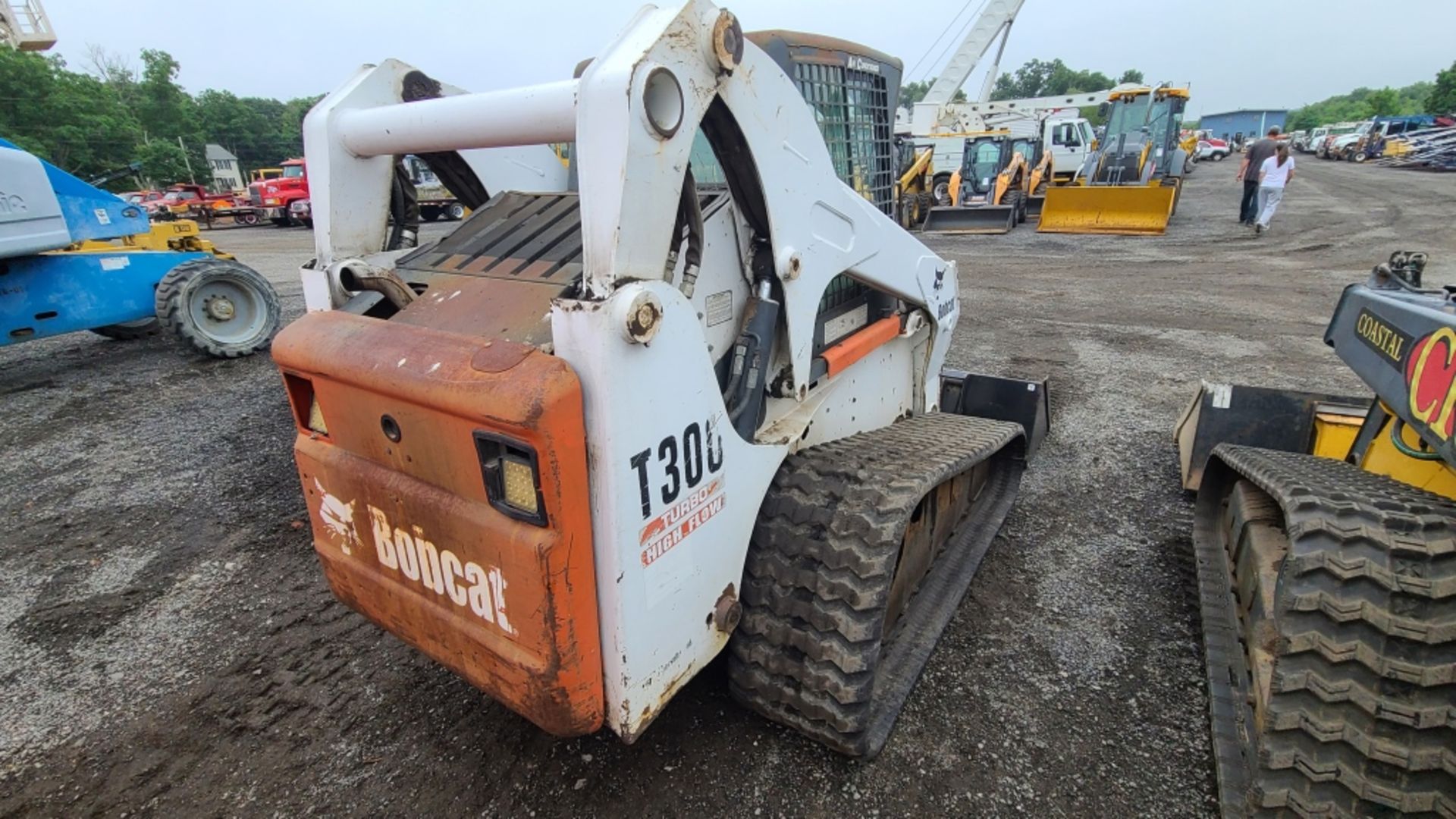 Bobcat t300 skidsteer - Image 4 of 8