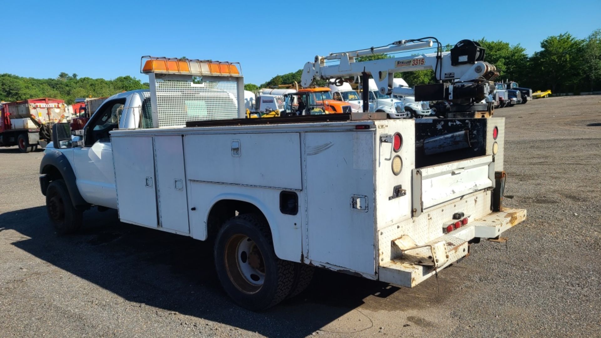 2011 Ford F550 Utility Truck - Image 3 of 10