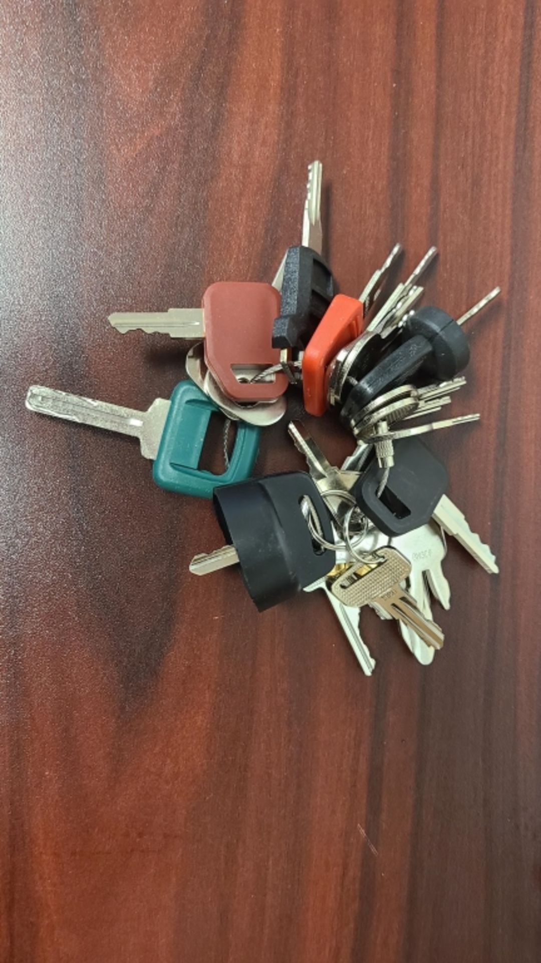 24 Equipment Key Ring Set