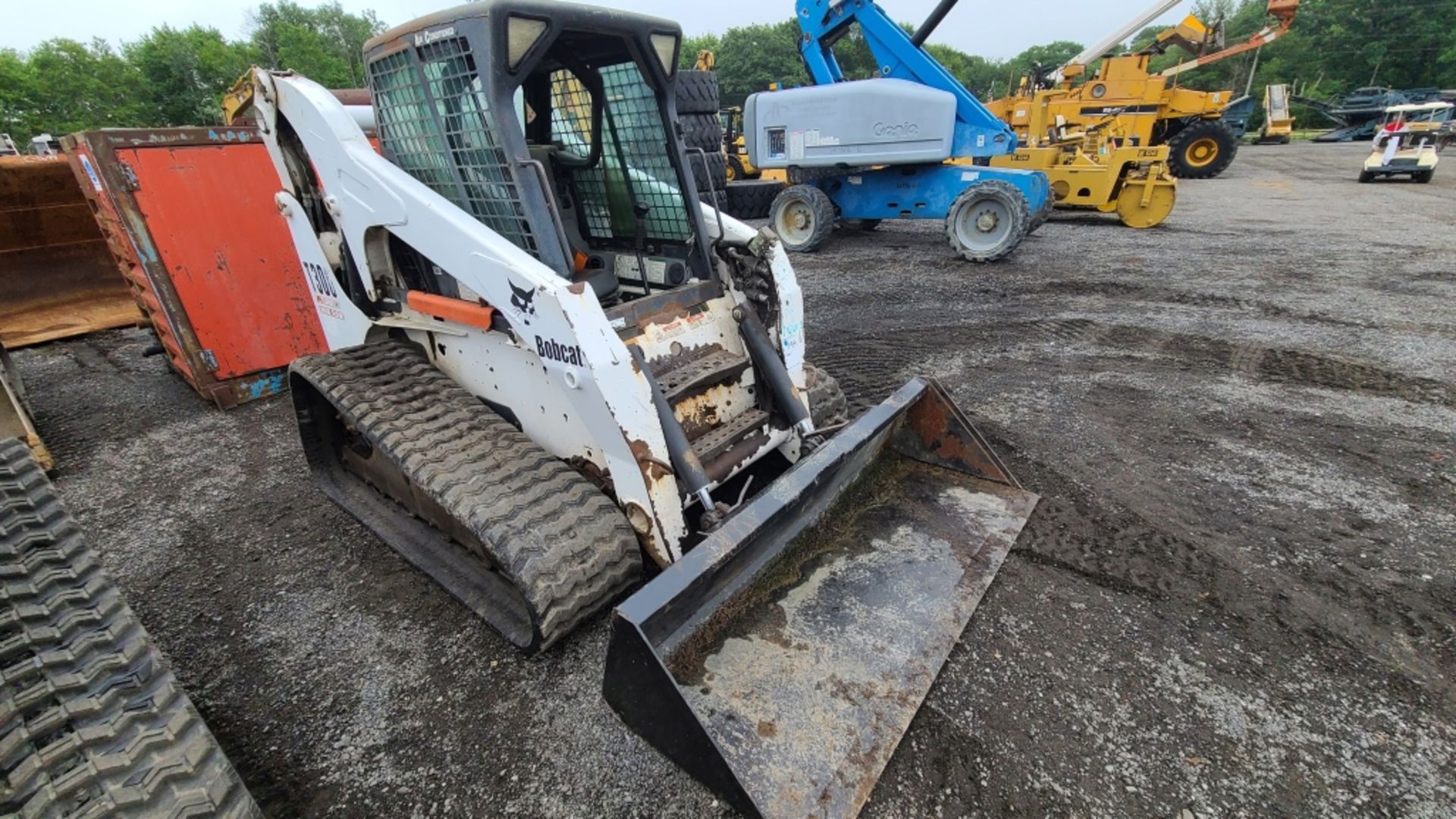 Bobcat t300 skidsteer - Image 3 of 8