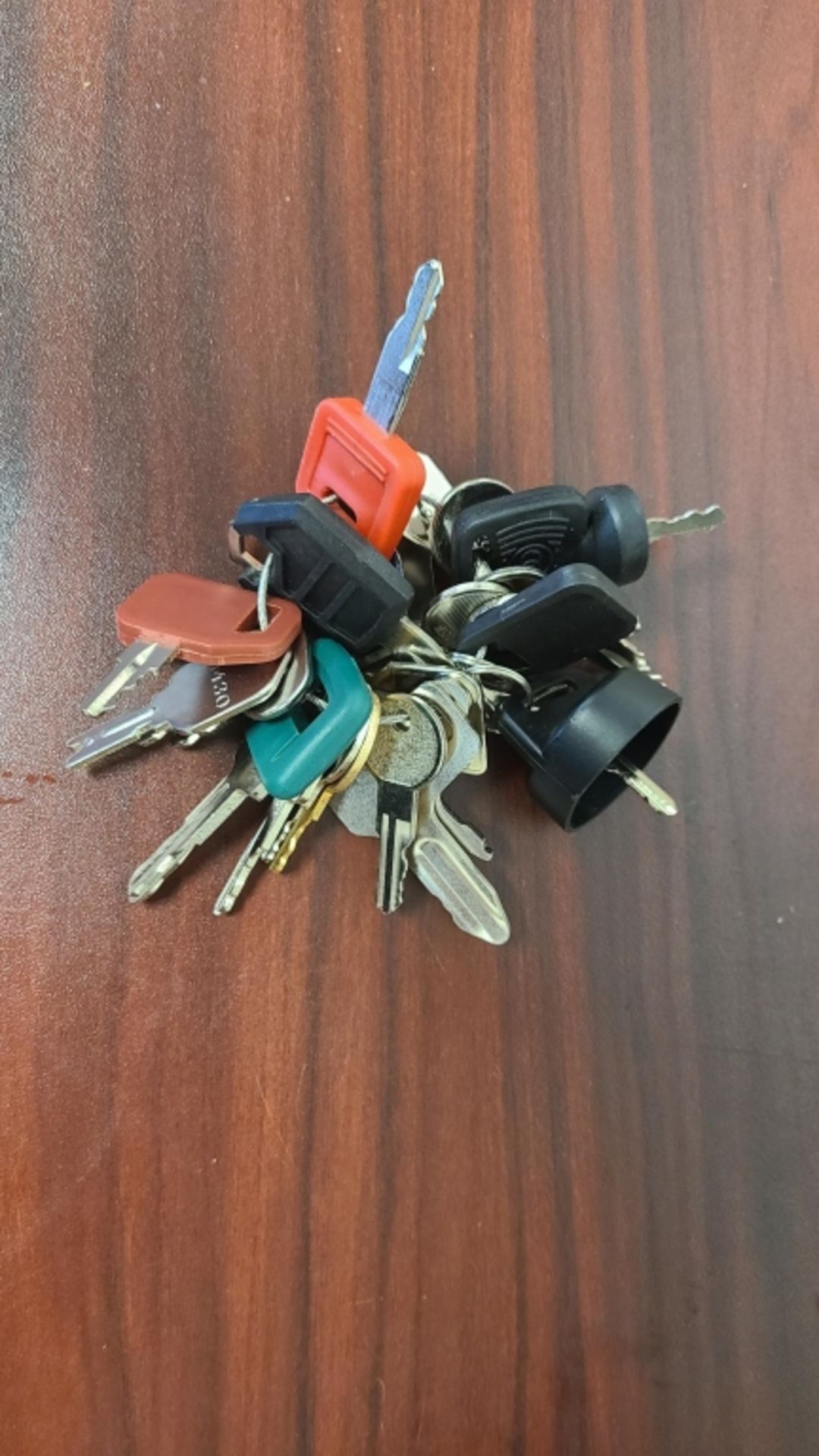 24 Equipment Key Ring Set