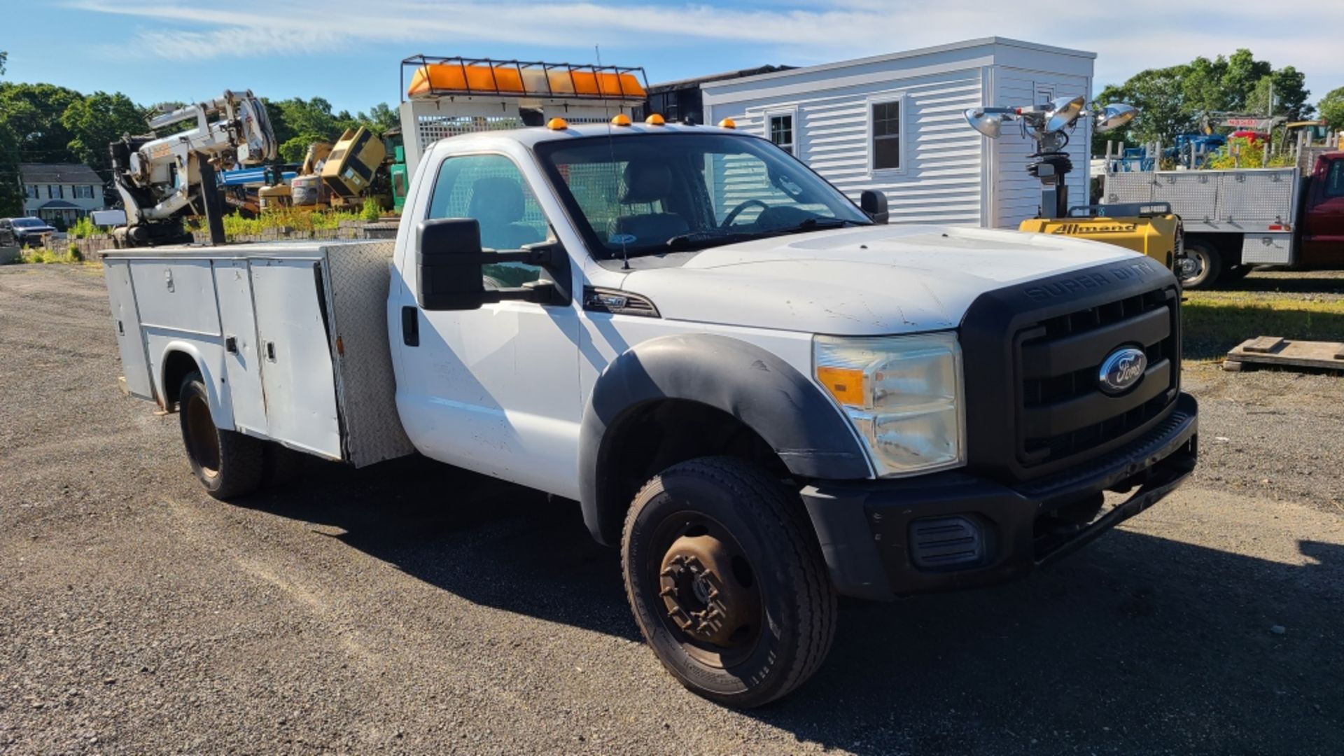 2011 Ford F550 Utility Truck - Image 2 of 10