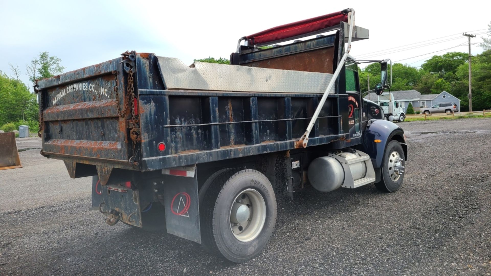 2004 Peterbilt 335 Dump Truck - Image 4 of 13