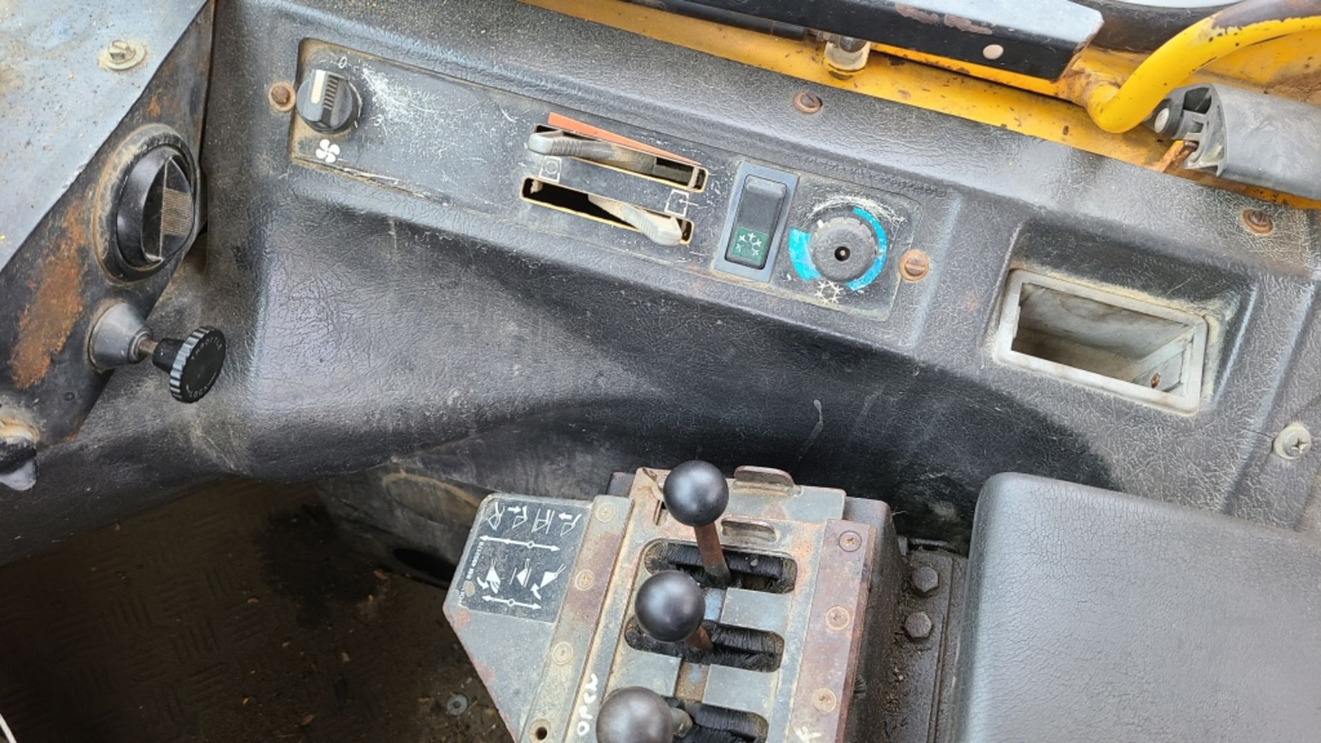 1988 Volvo L120v Wheel Loader - Image 5 of 12