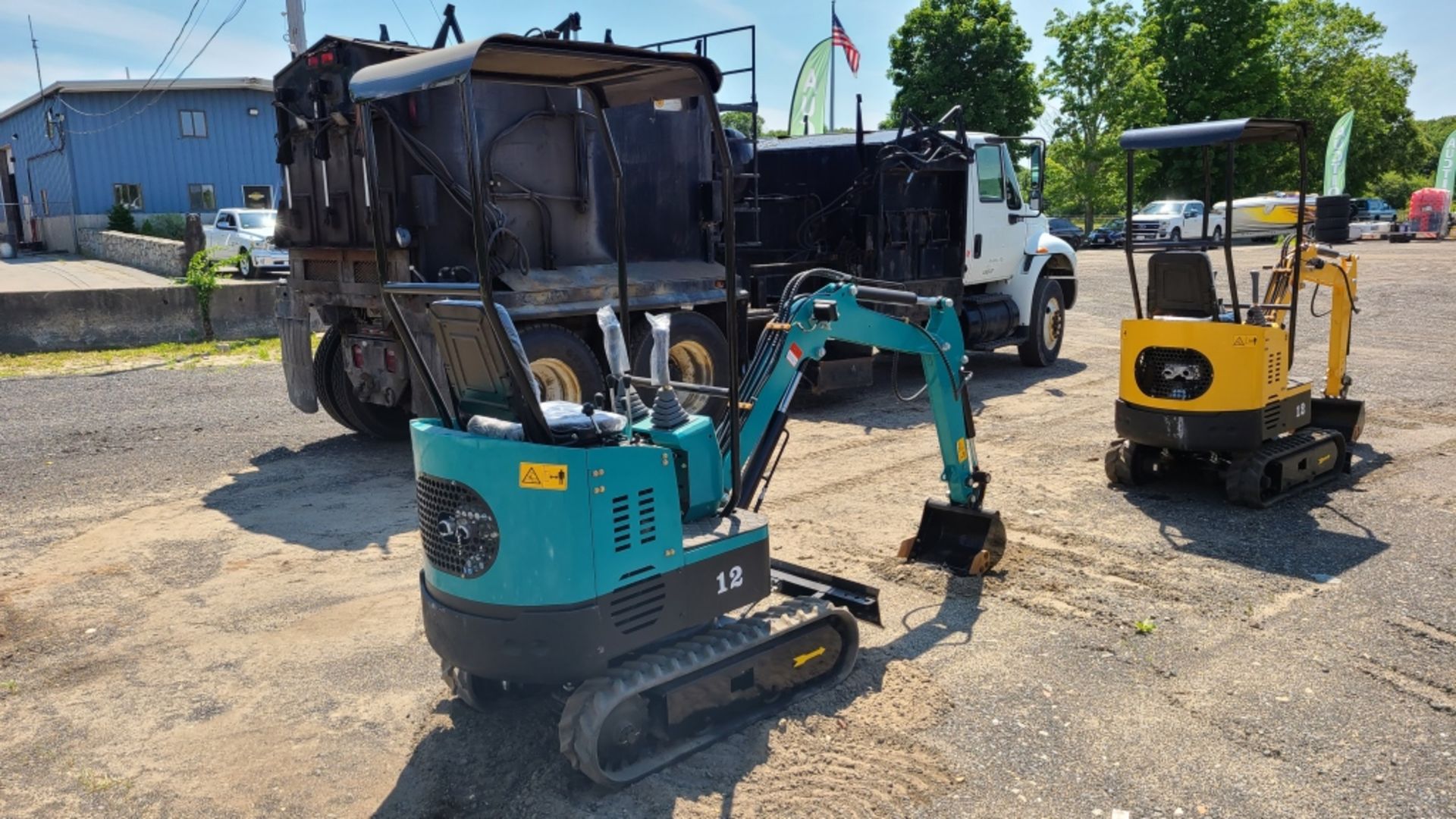 New Garden Digger Excavator - Image 3 of 8