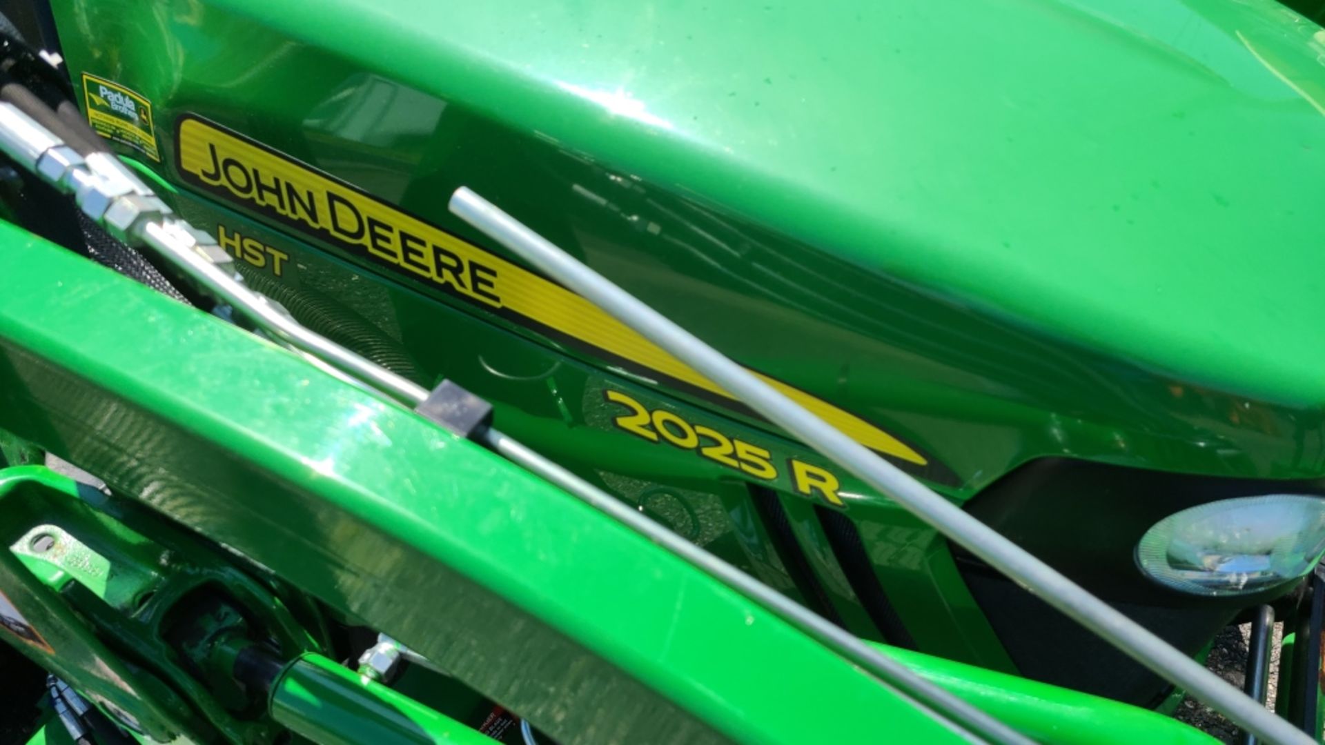 John Deere 2025r Tractor - Image 8 of 16