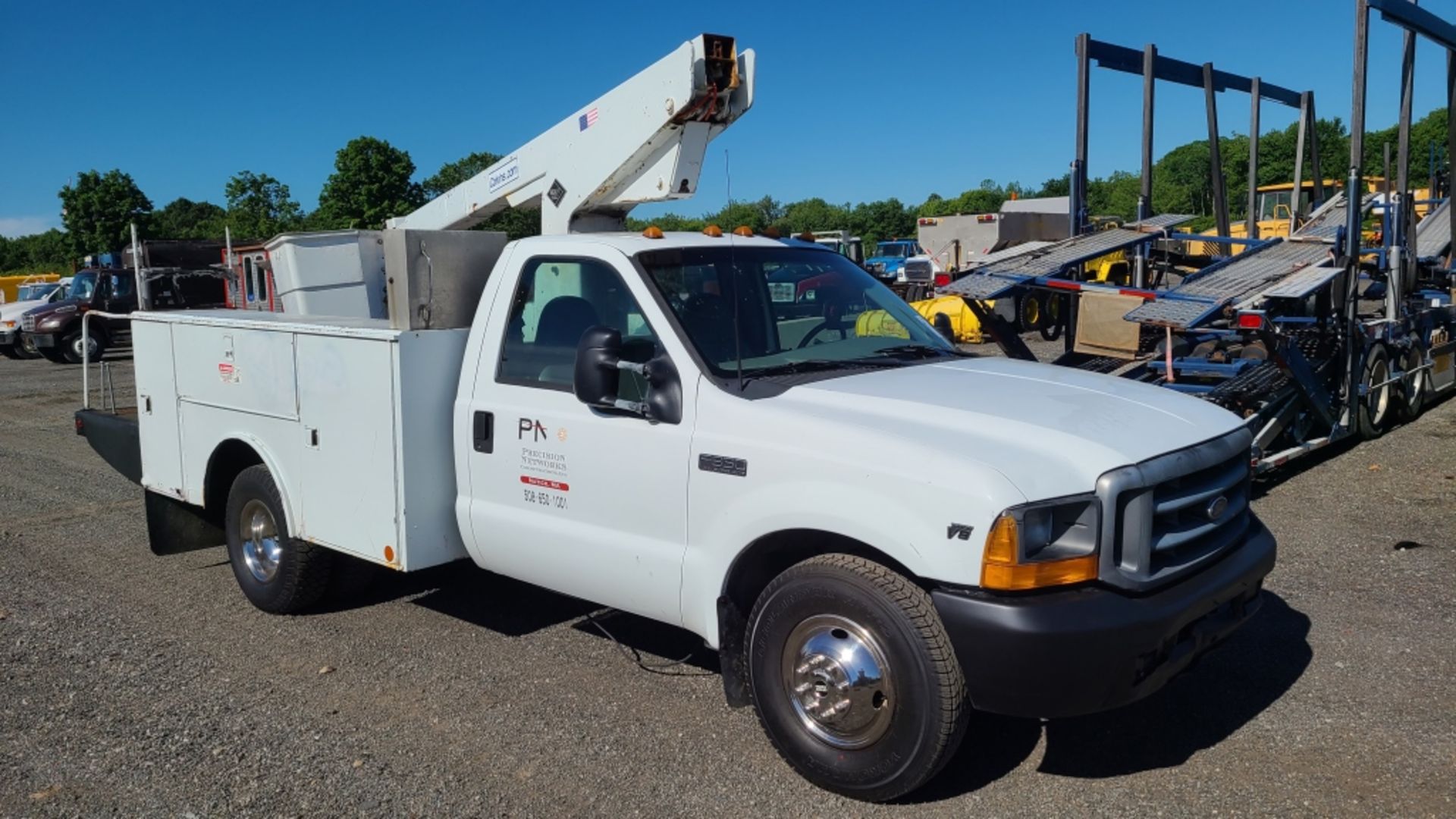 1999 Ford F350 Bucket Truck - Image 2 of 10