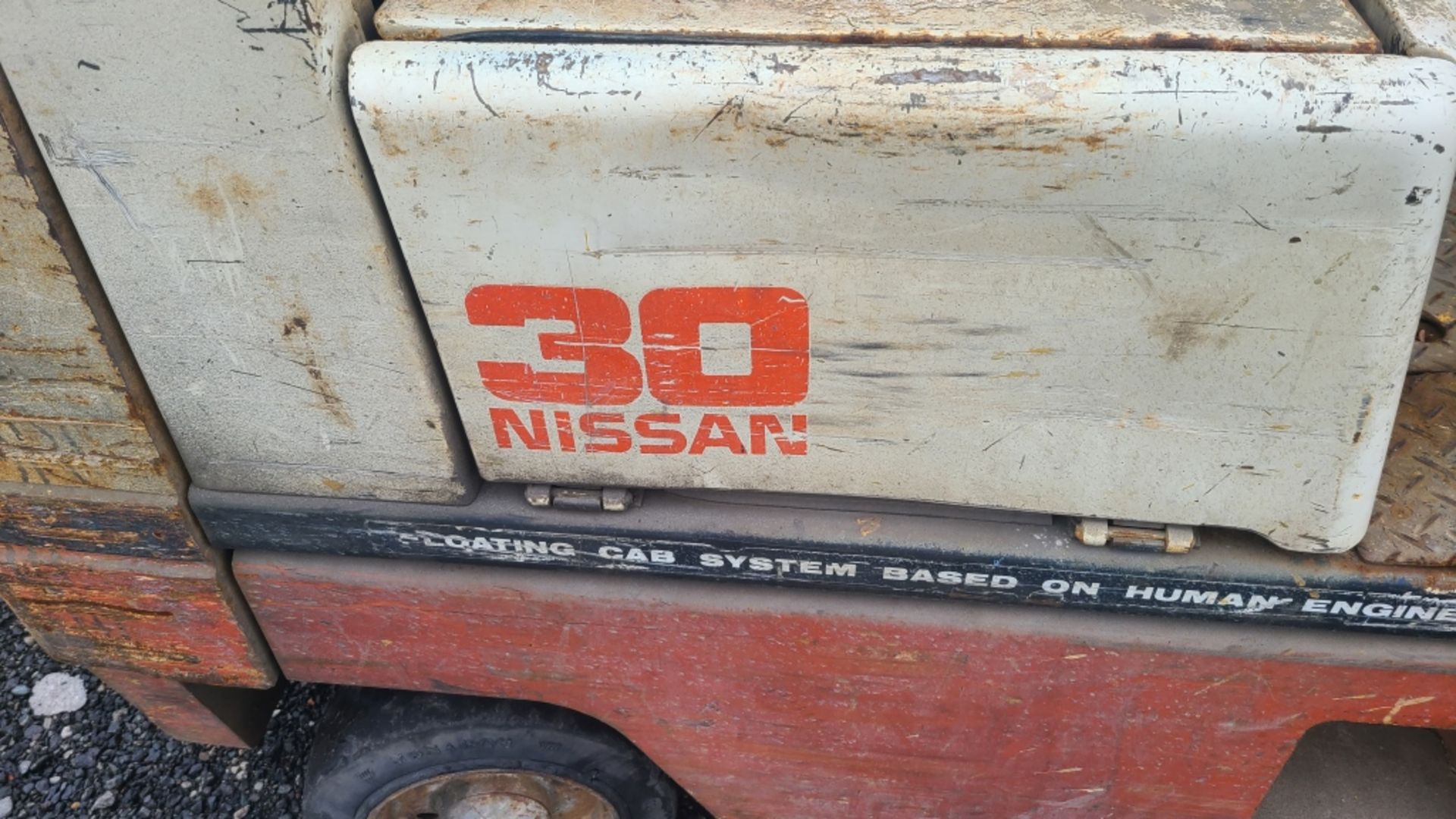 Nissan 30 forklift - Image 5 of 7