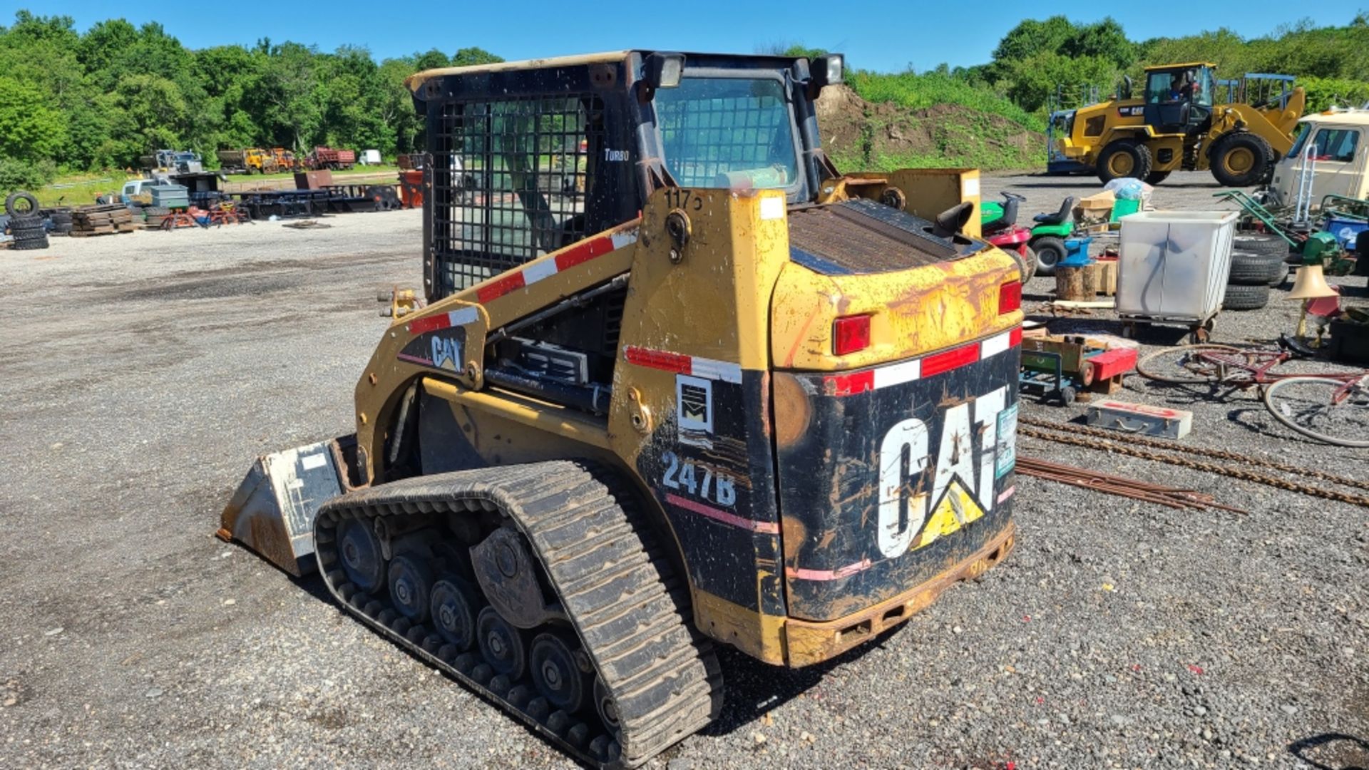 2004 Cat 247b Skidsteer - Image 2 of 7