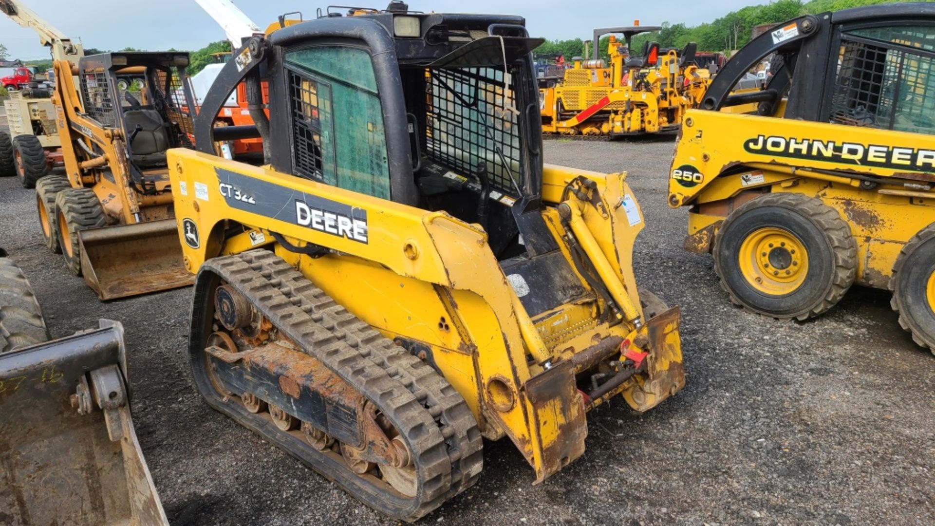 John Deere Ct322 Skidsteer - Image 2 of 9