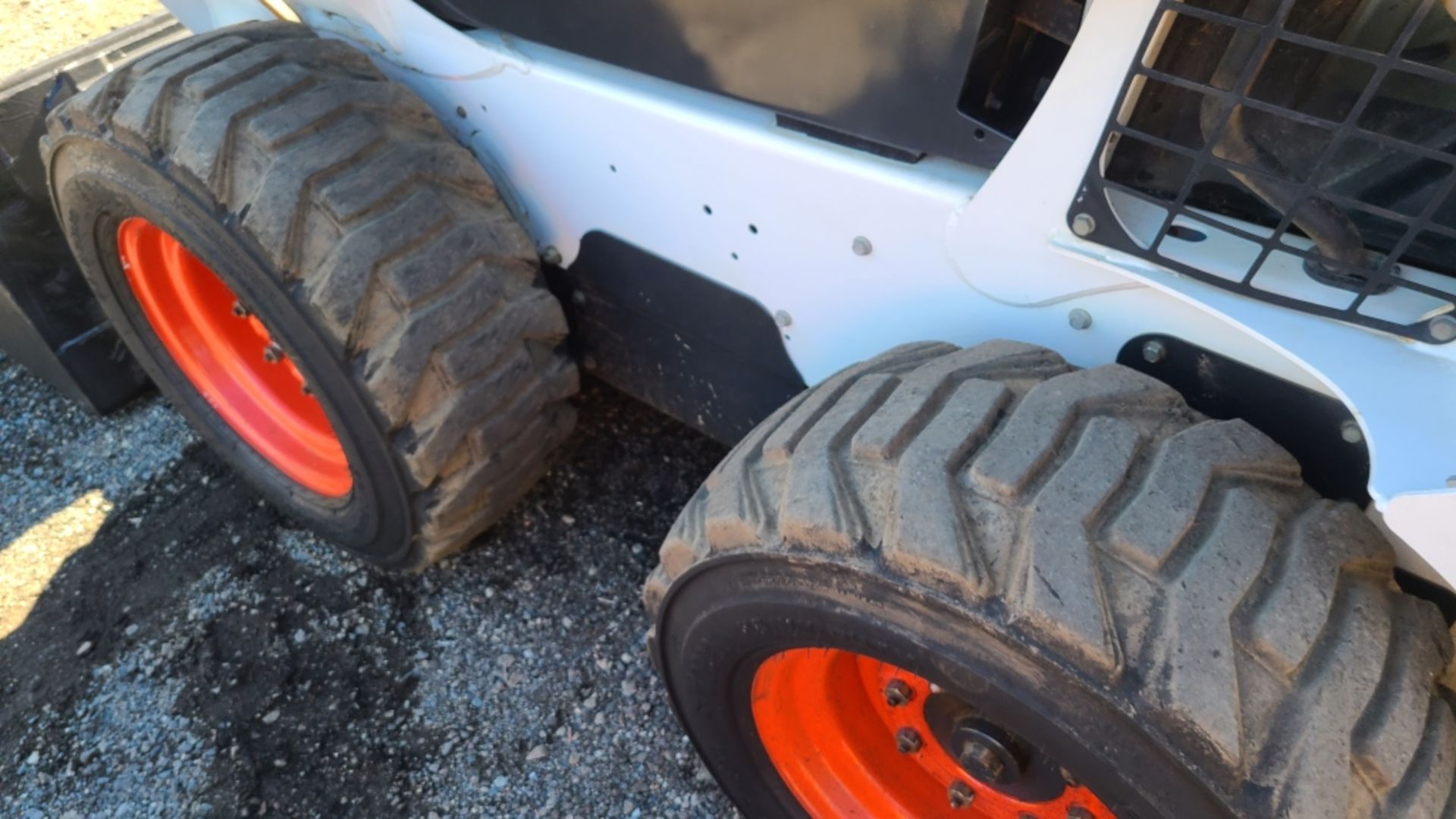 2016 Bobcat S590 Skidsteer - Image 6 of 11