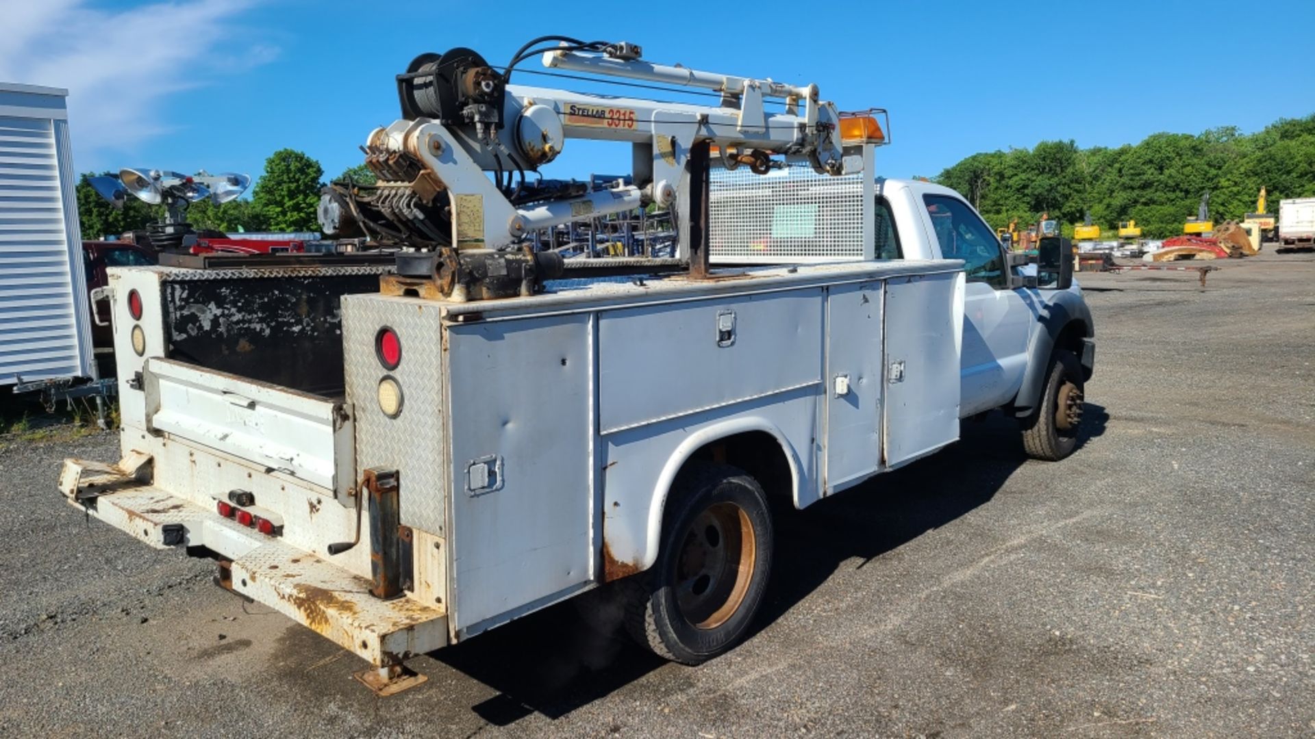 2011 Ford F550 Utility Truck - Image 4 of 10