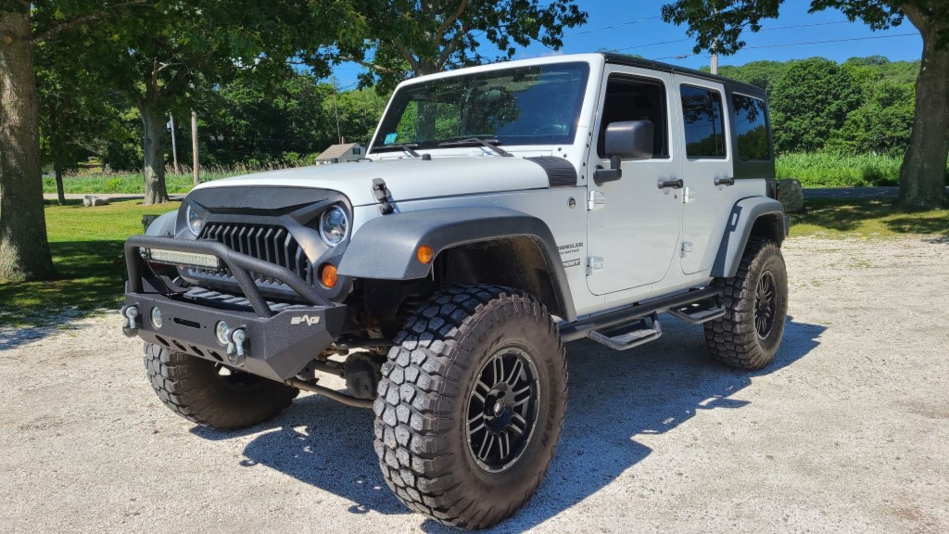 2011 Jeep Wrangler Unlimited - Image 2 of 13