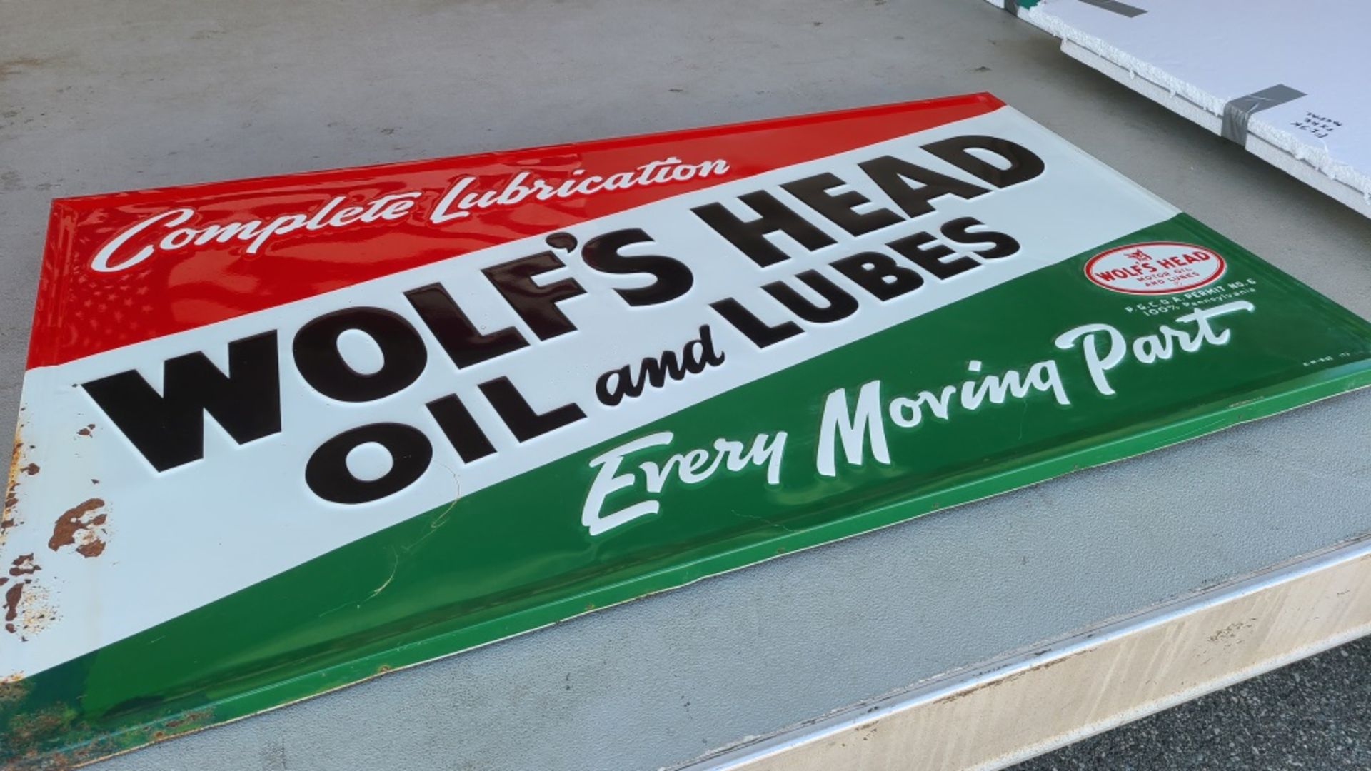 Vintage Wolfs Head Oil And Lube Metal Sign