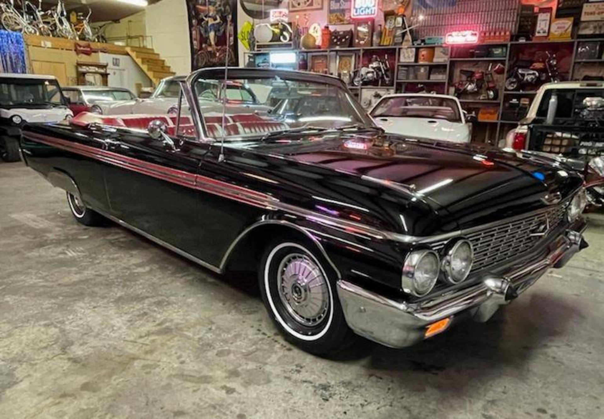 1962 Ford Galaxie 500 Sunliner Convertible - Image 2 of 13