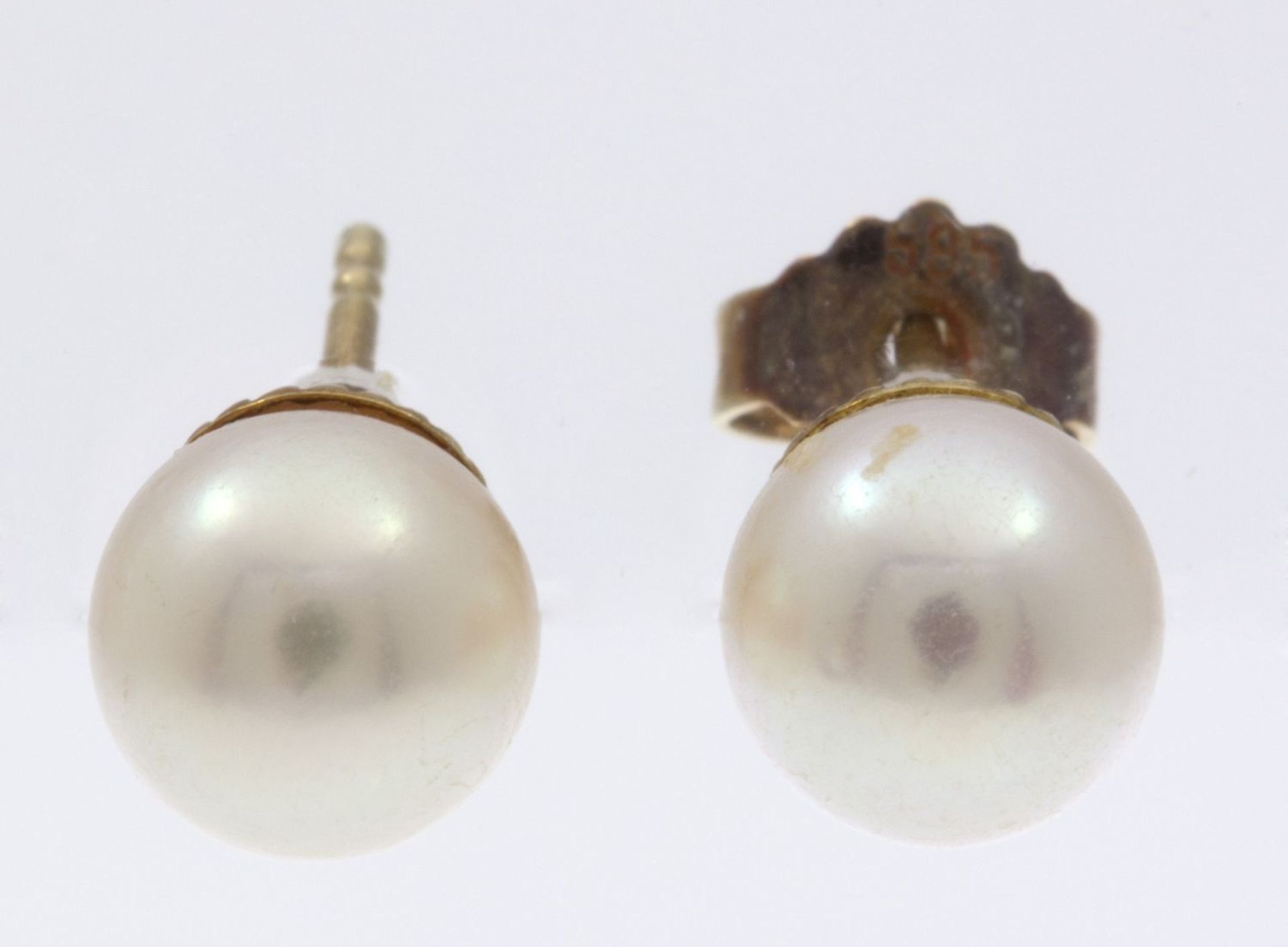 Perlenchoker mit 1 Paar -ohrsteckern Akoya-Zuchtperlen, D. ca. 6,3-6,4 mm. Verschluss in Gelb - Bild 3 aus 3