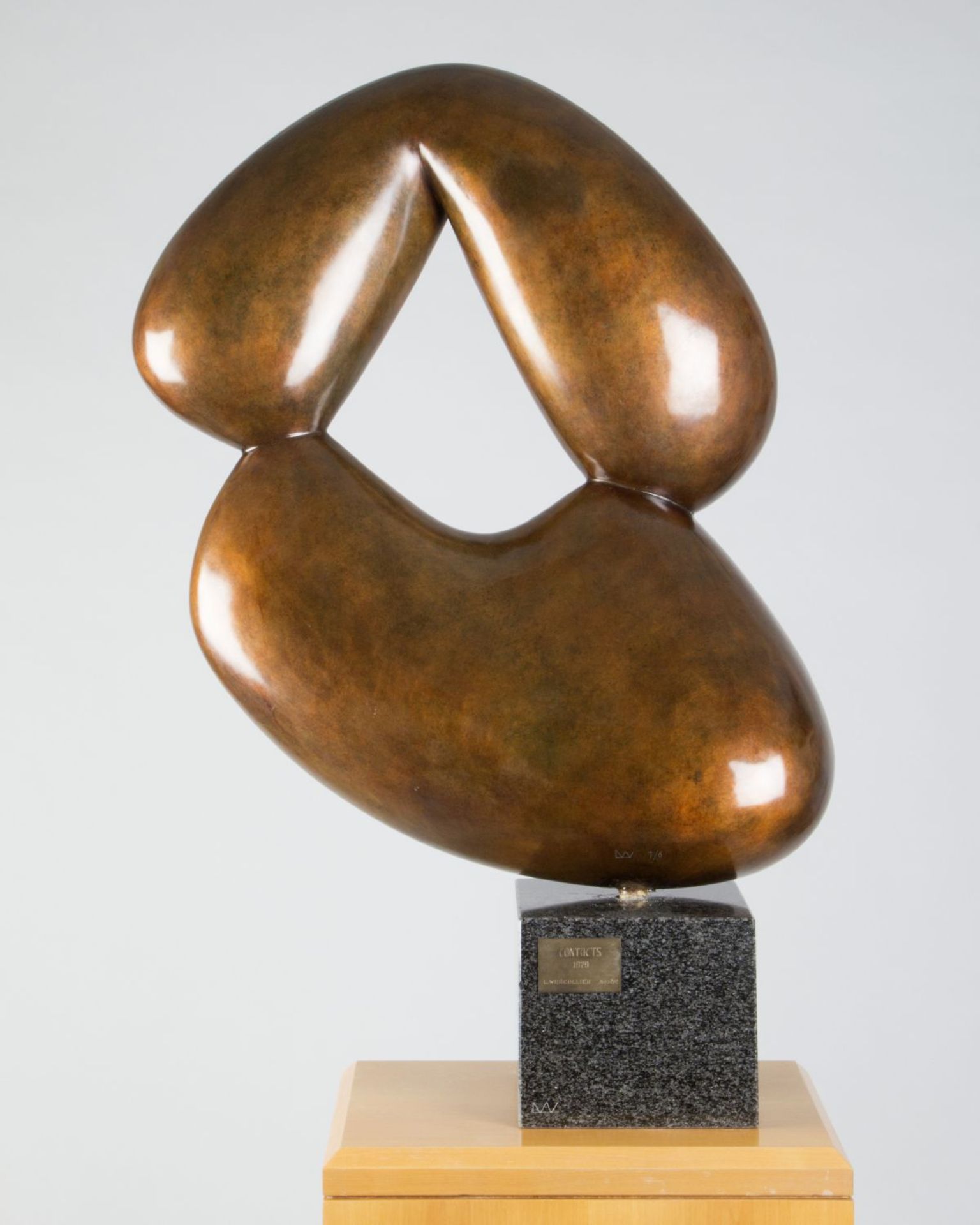 Wercollier, Lucien. 1908 - Luxemburg - 2002 Contacts. Bronze bzw. Kupfer, rötlich-braun pati