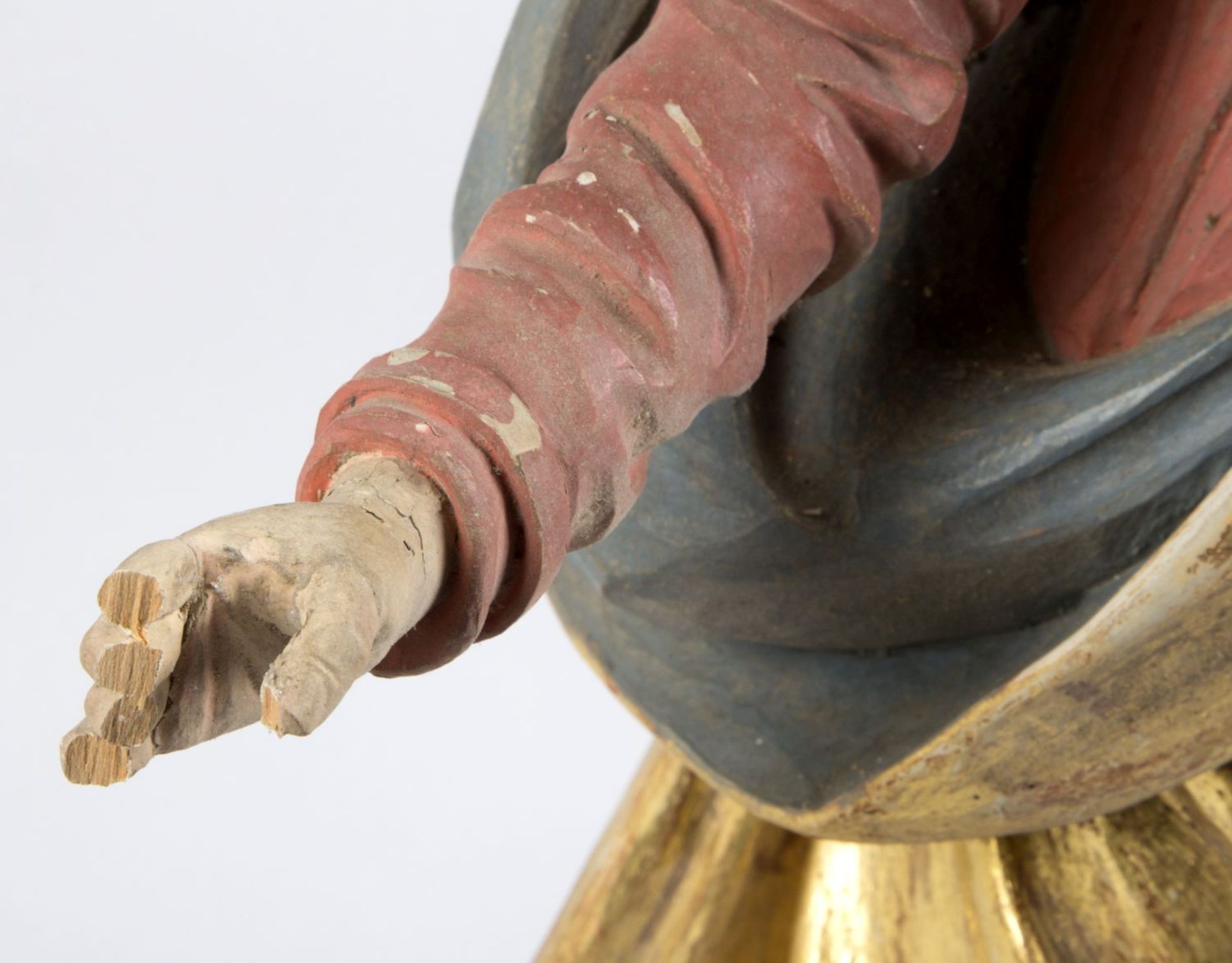 Madonna auf der Mondsichel Holz, geschnitzt. Rückseitig gehöhlt. Farb- und Goldfassung. Ari - Bild 2 aus 6