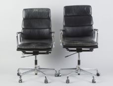 Ein Paar Bürostühle Eames Office Chair Verchromtes Aluminiumgestell, fünfstrahliger Fuß a