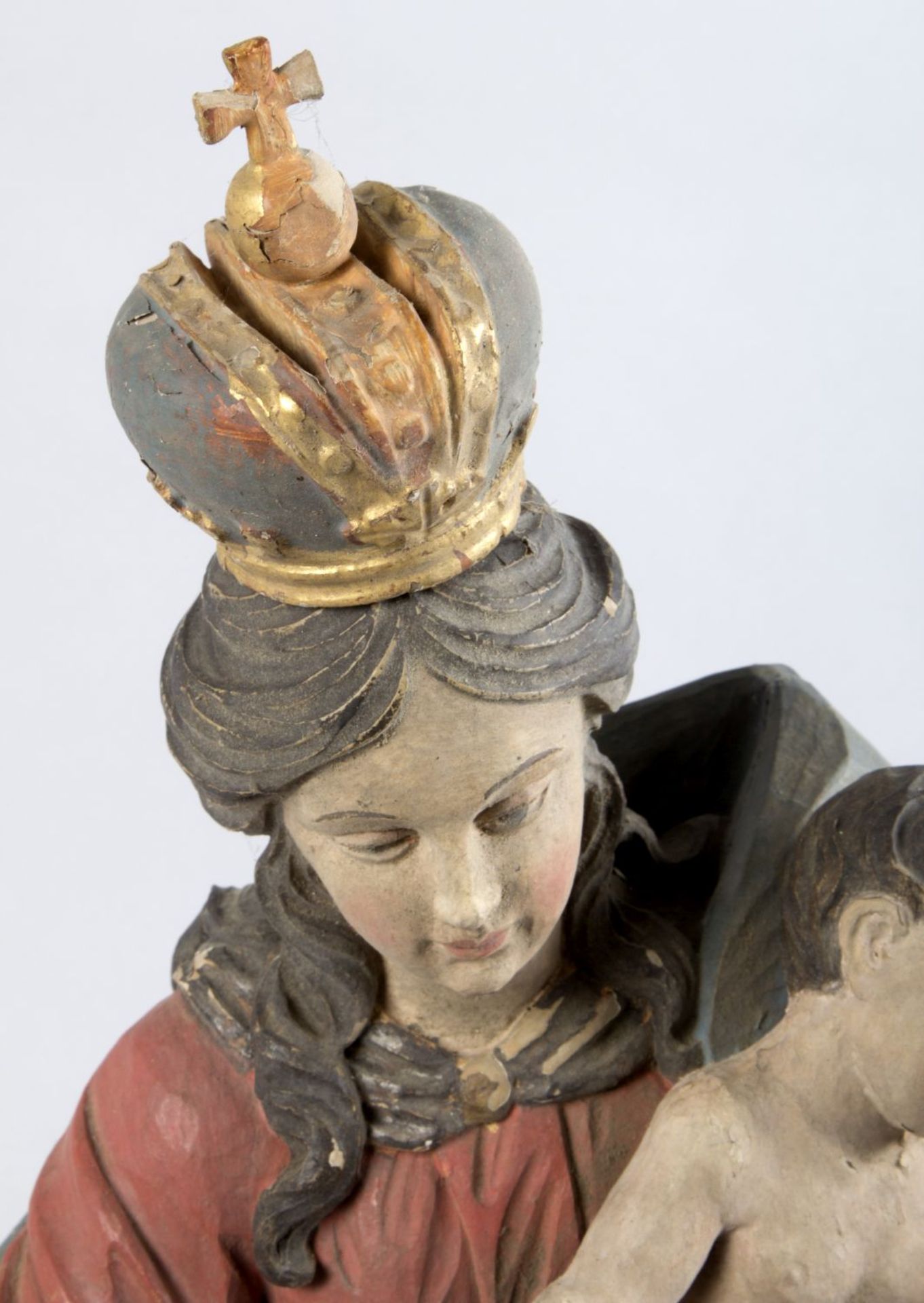 Madonna auf der Mondsichel Holz, geschnitzt. Rückseitig gehöhlt. Farb- und Goldfassung. Ari - Bild 4 aus 6