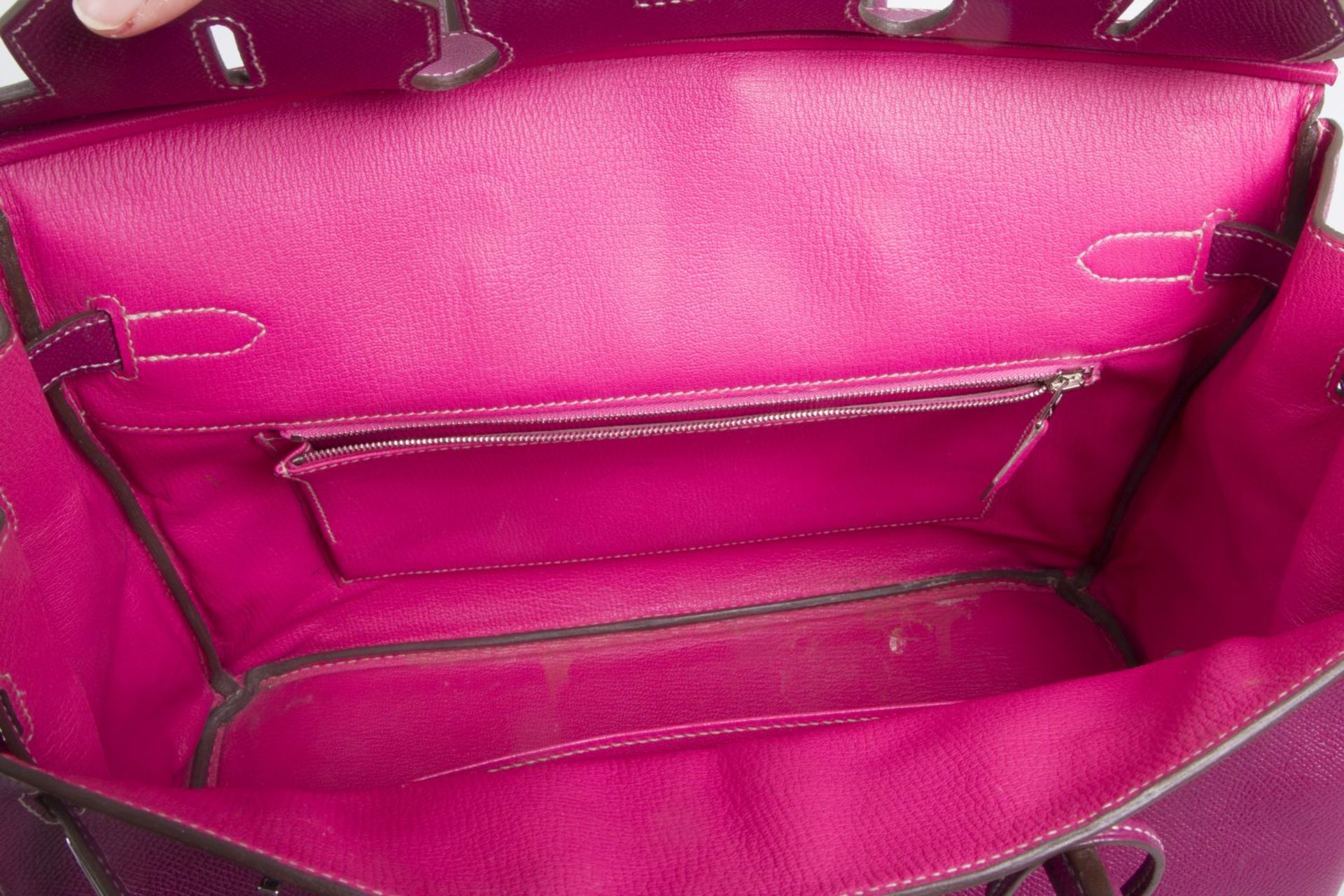Hermès ''Birkin Bag 35'' Kalbsleder in Fuchsia mit weißer Naht. Beschläge mit Palladiumauflage. Trap - Bild 5 aus 10
