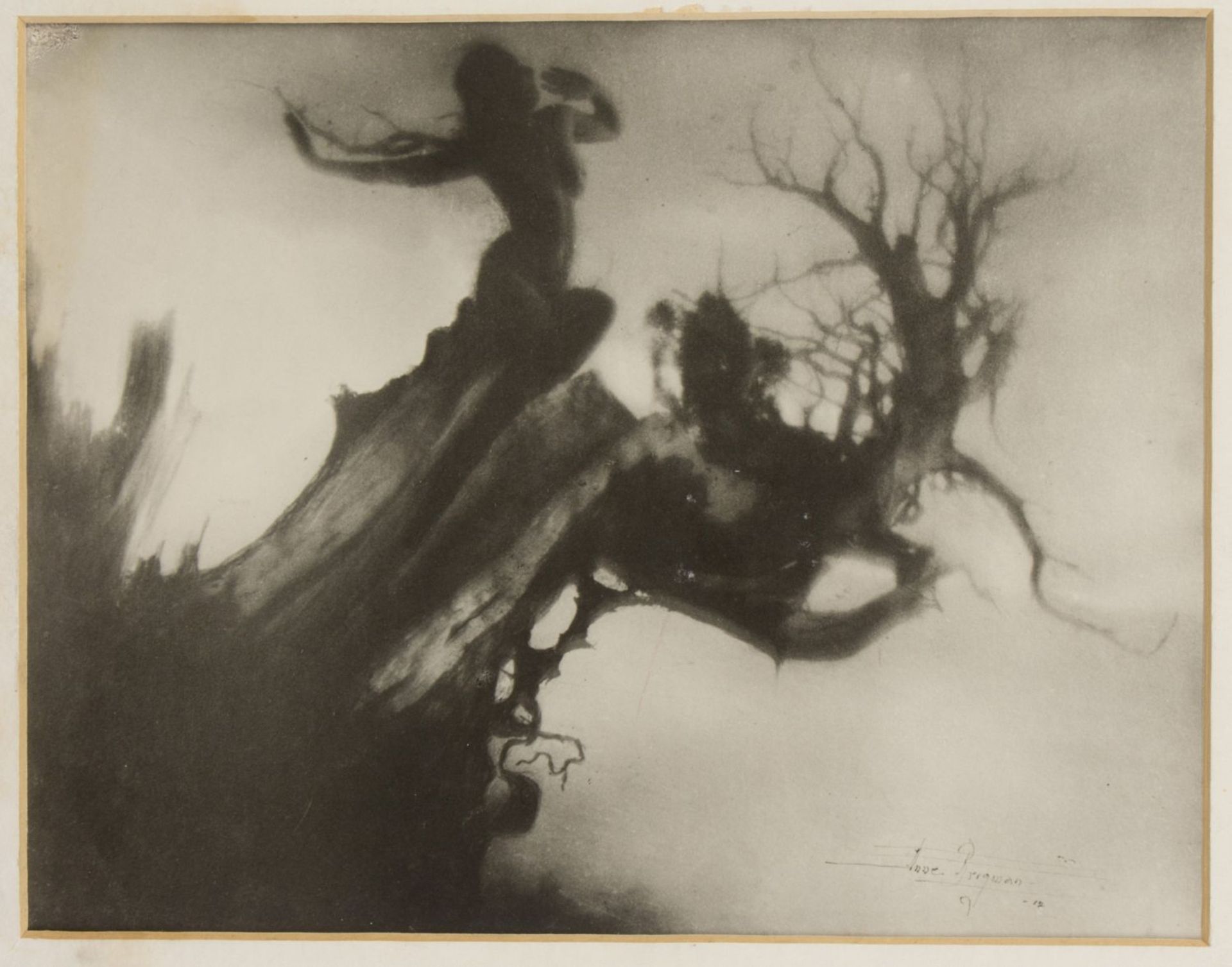 Hockender Akt. Baum im Sturm Zwei Photographien. 1 sign. und 1 im Abzug sign. Anne Brigman, wobei un - Bild 3 aus 3