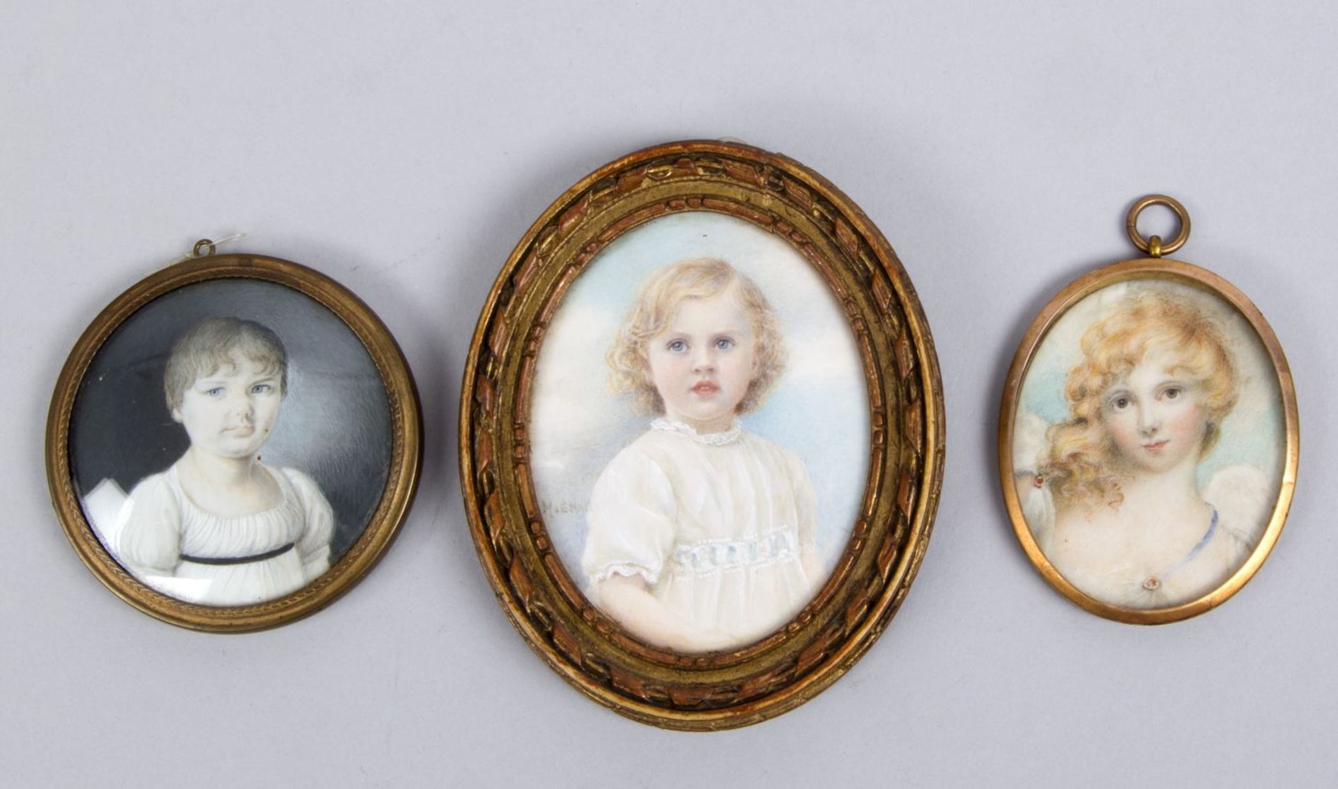 Unbekannt, Ende 19. Jh. Kinderportraits. 3 Miniaturmalereien. Bis 7 x 5,5 cm.