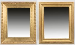 Zwei Wandspiegel Profilierte Holzrahmen. Goldfassung. 92 x 78 cm bzw. 90 x 75 cm. 1 Ex. besch.