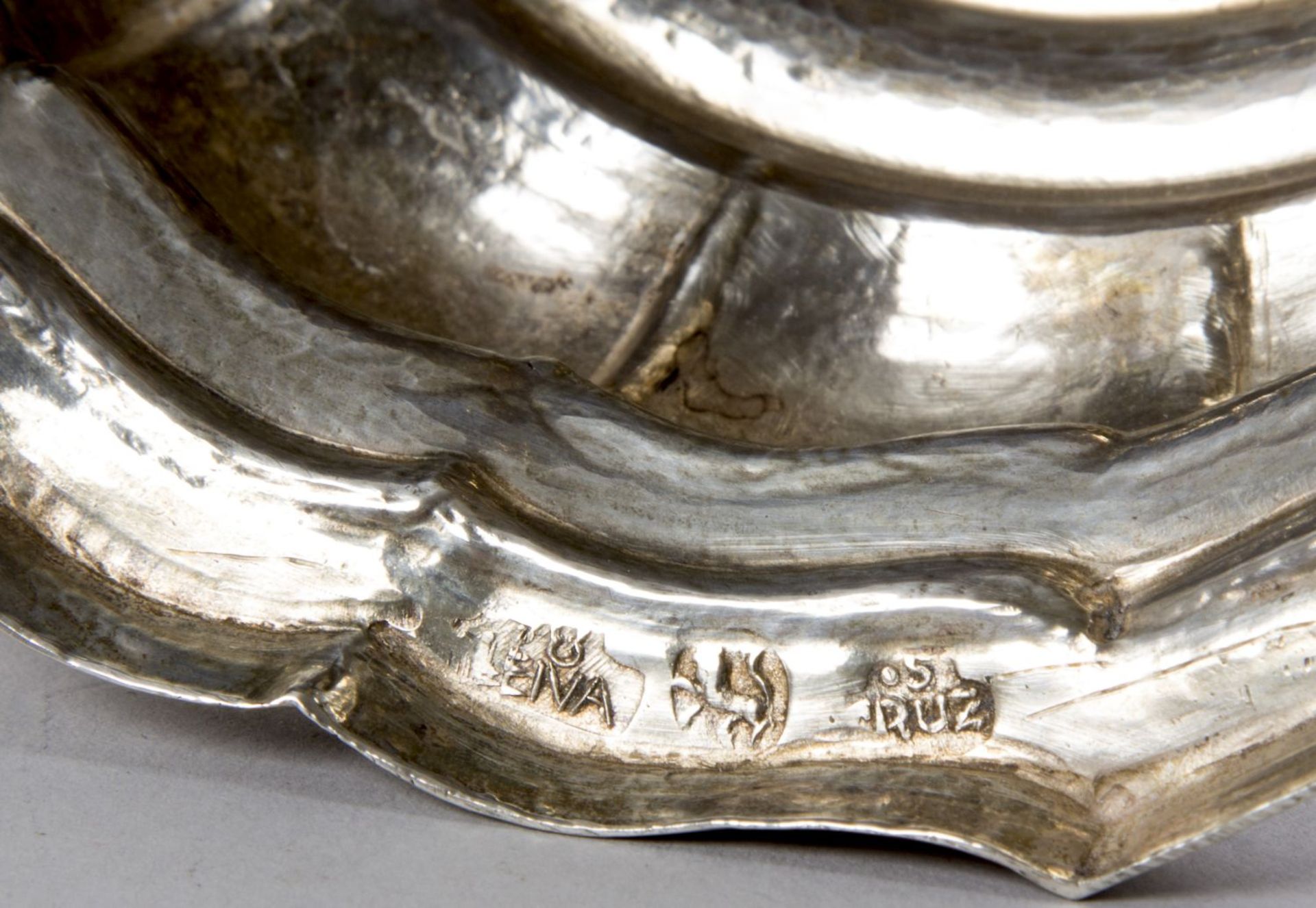 Ein Paar Kerzenleuchter aus Cordoba Silber. 1-flammig. Vasenförmige Tülle auf schlankem Balusterscha - Bild 3 aus 3