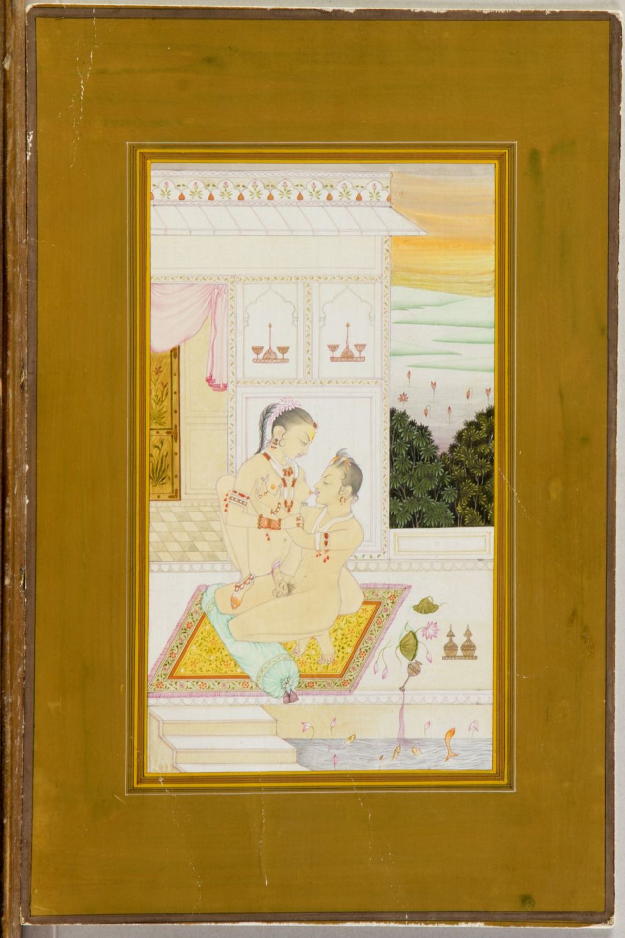 Indien, Anf. 20. Jh. Erotische Darstellungen. 4 Gouachen. Bis 33 x 21,5 cm. - Bild 4 aus 5