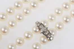 Perlenkette mit Brillant-Clip
