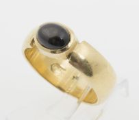 Ring Gelbgold 750. Ausgefasst mit