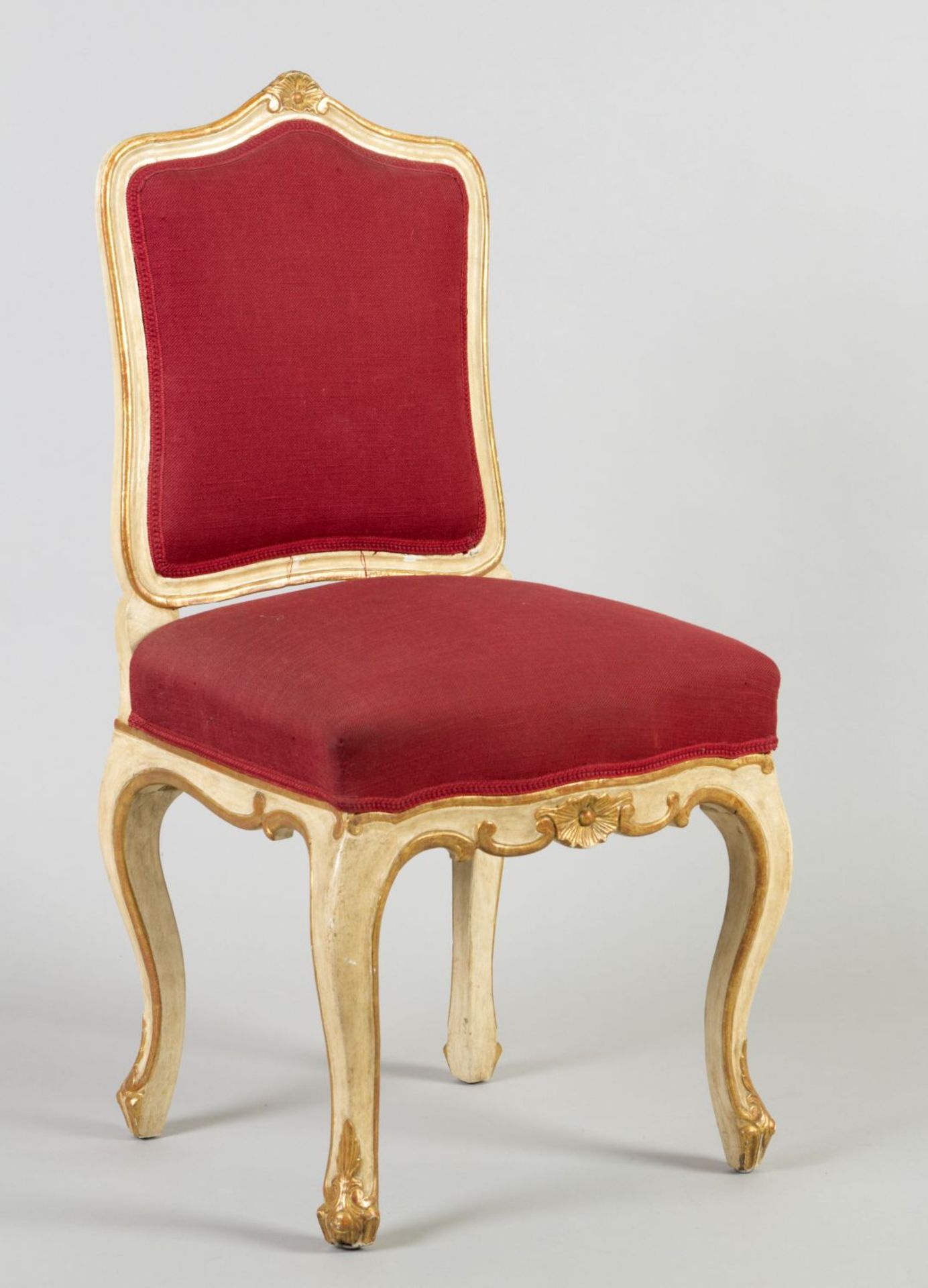 Barock-Stuhl und Armlehnstuhl im Barockstil Holz. Weiß- und Goldfassung. Geschweifte Gestelle. Relie - Image 3 of 3