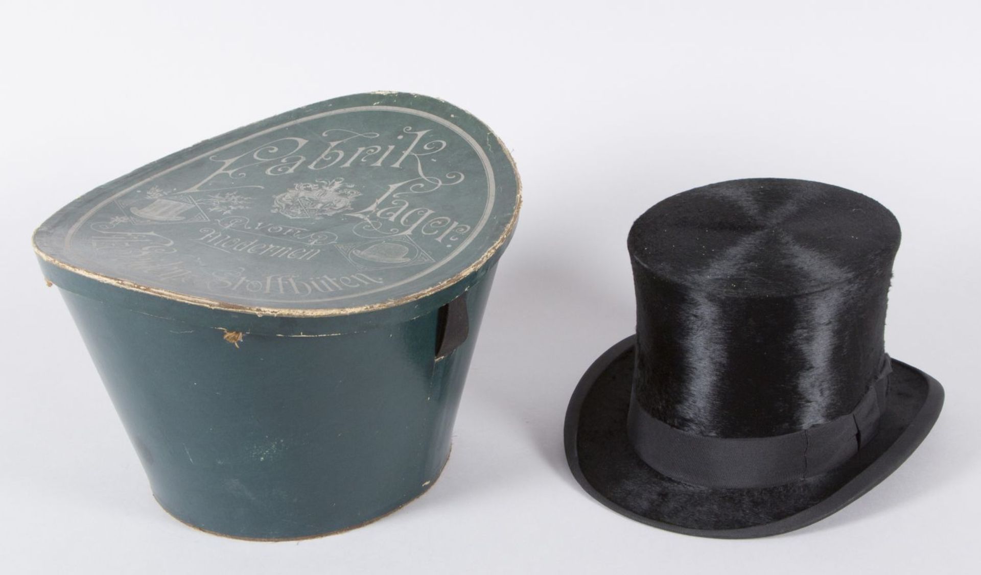 Zwei Spazierstöcke und Zylinder in Hutschachtel Verschiedene Materialien. U.a. Griffe aus Sterlingsi - Bild 4 aus 5